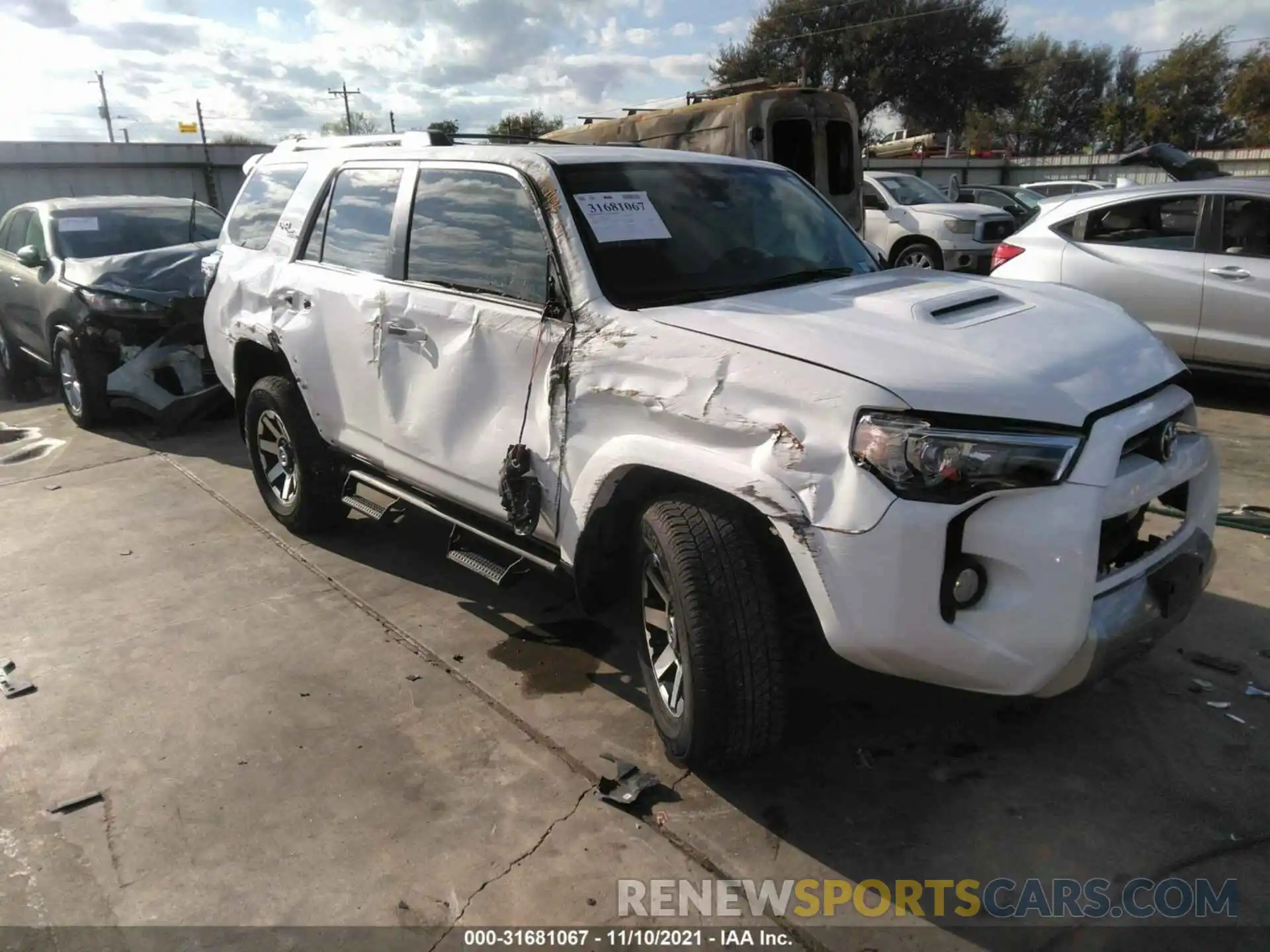 1 Photograph of a damaged car JTEBU5JR0L5794394 TOYOTA 4RUNNER 2020