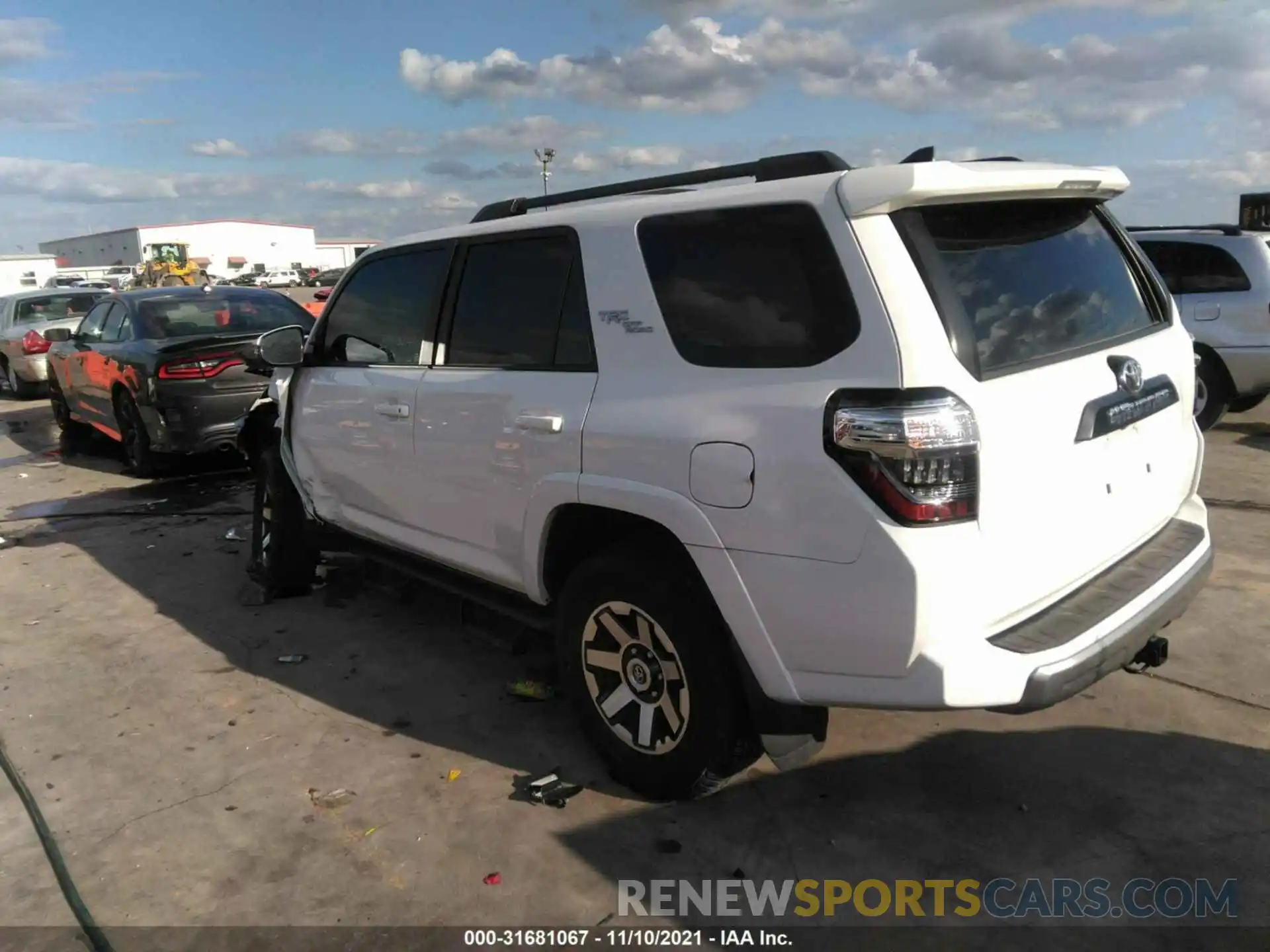 3 Photograph of a damaged car JTEBU5JR0L5794394 TOYOTA 4RUNNER 2020