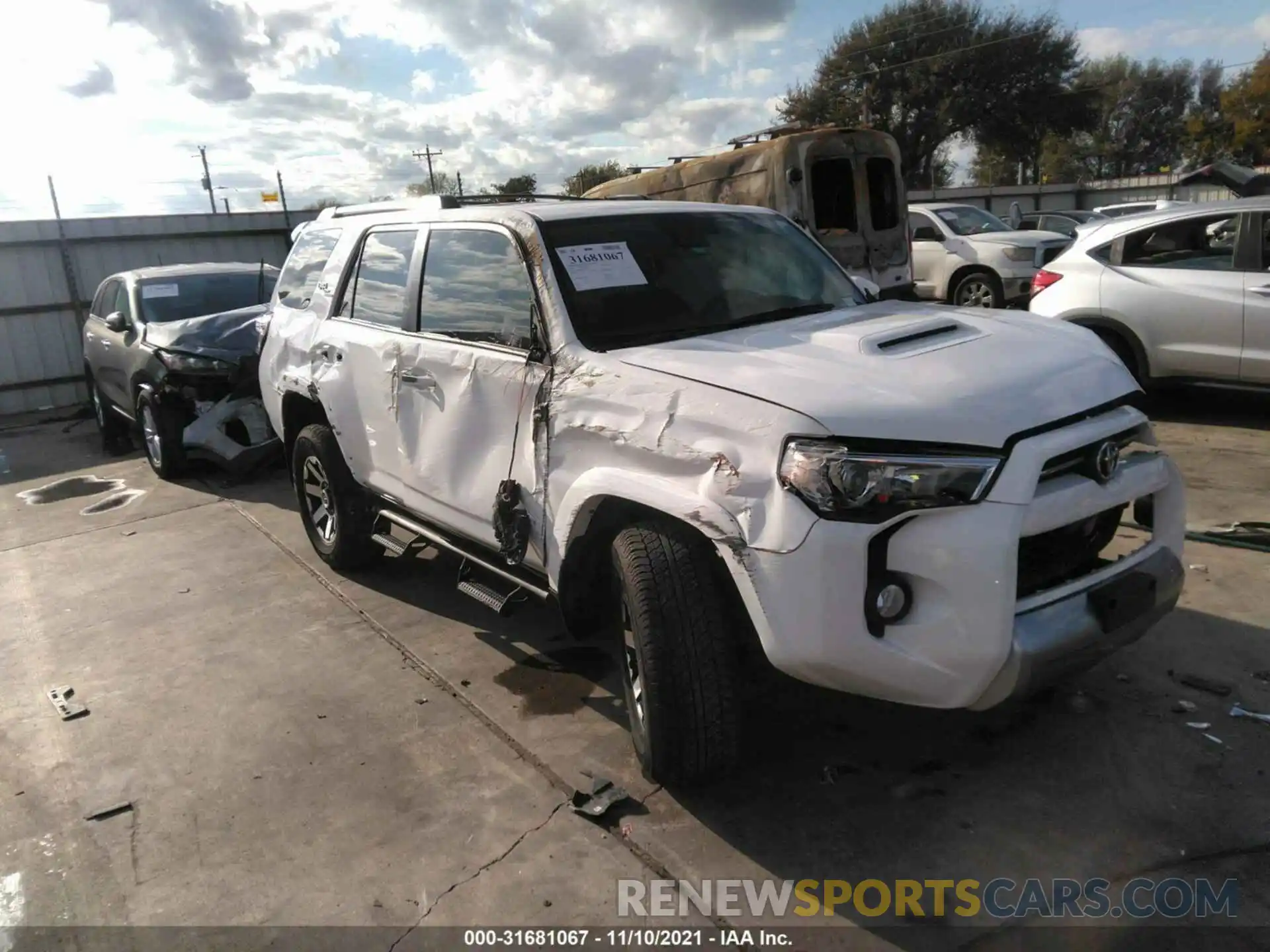 6 Photograph of a damaged car JTEBU5JR0L5794394 TOYOTA 4RUNNER 2020