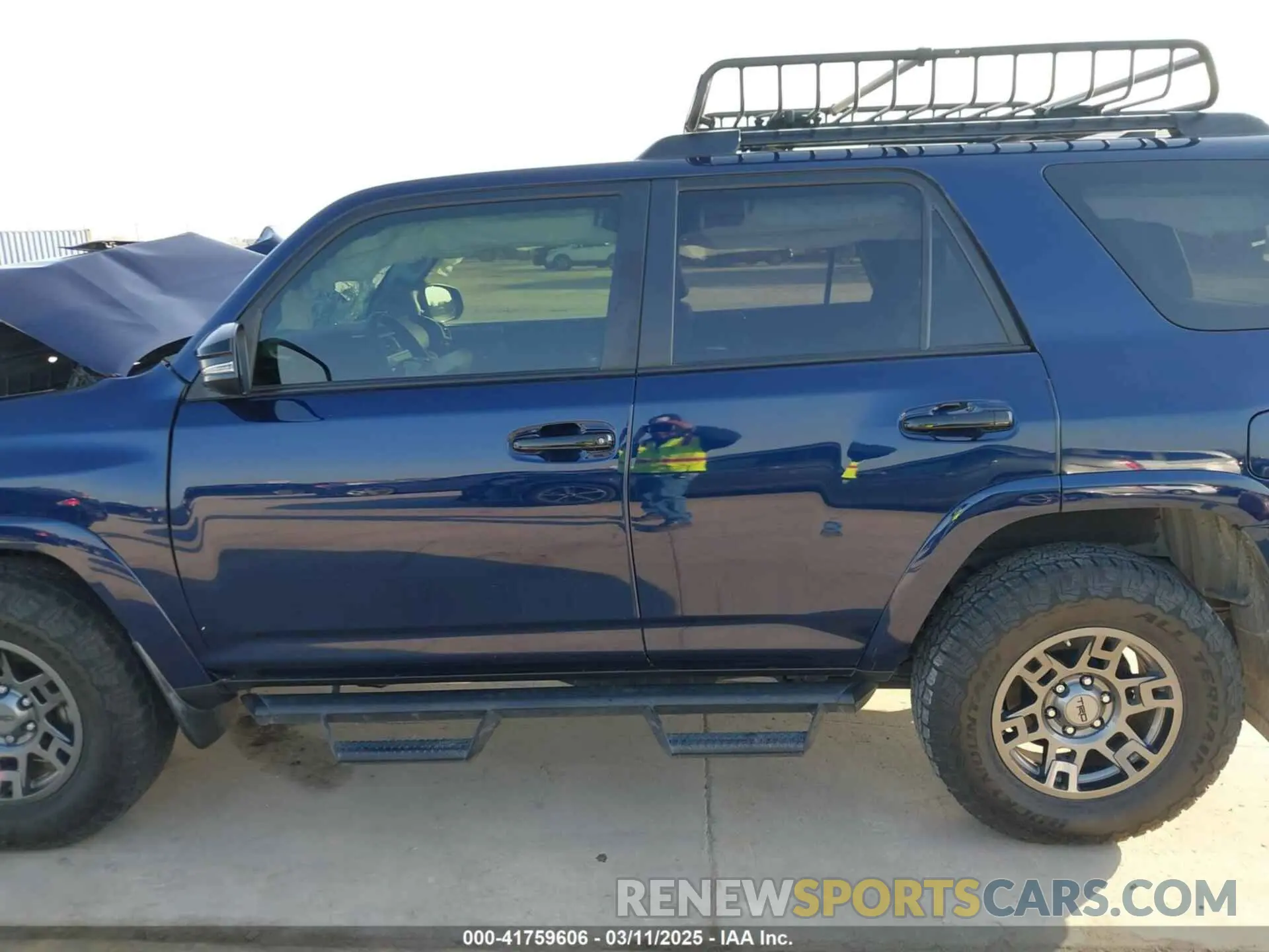 15 Photograph of a damaged car JTEBU5JR0L5800176 TOYOTA 4RUNNER 2020