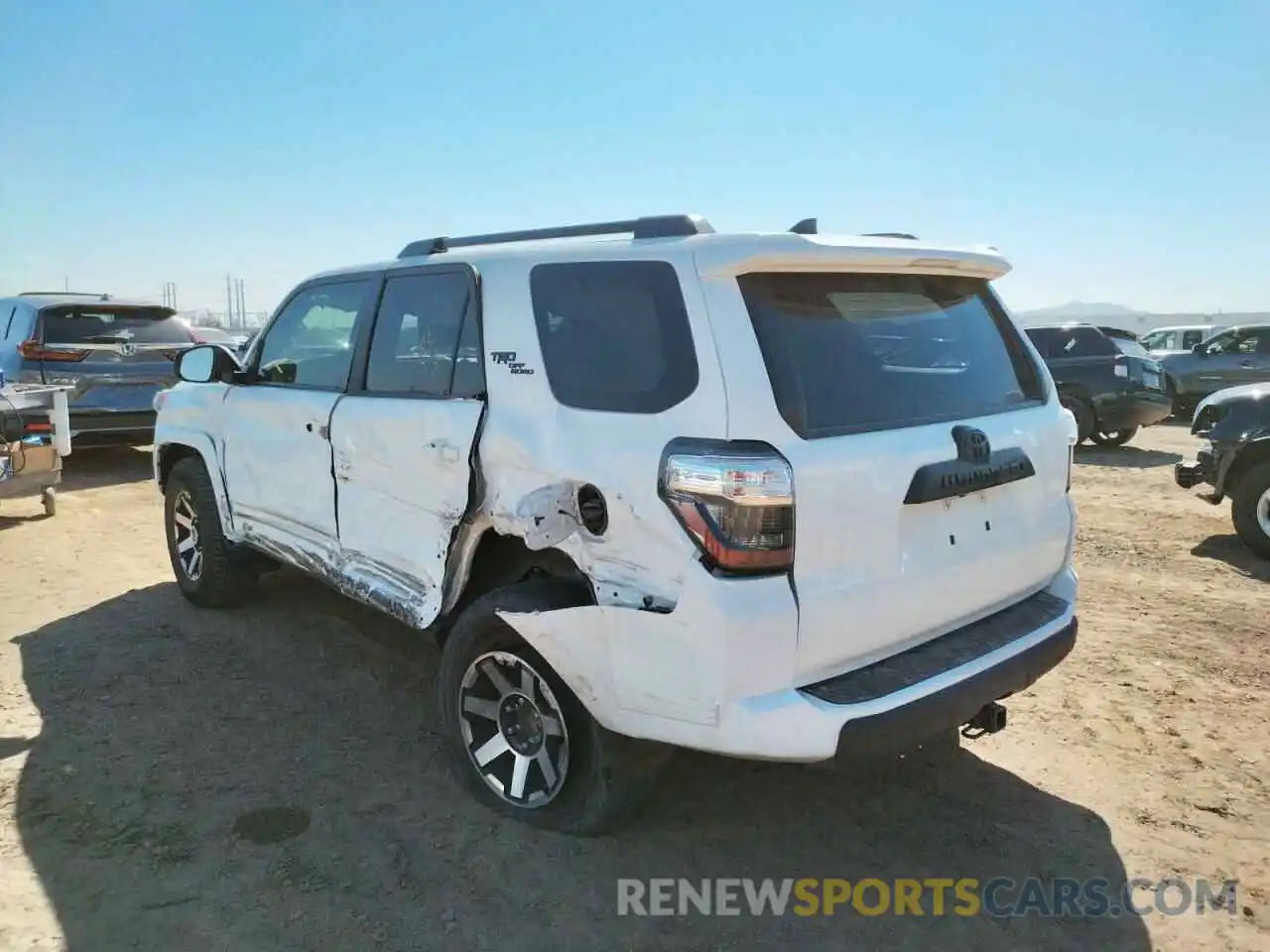 3 Photograph of a damaged car JTEBU5JR0L5809007 TOYOTA 4RUNNER 2020