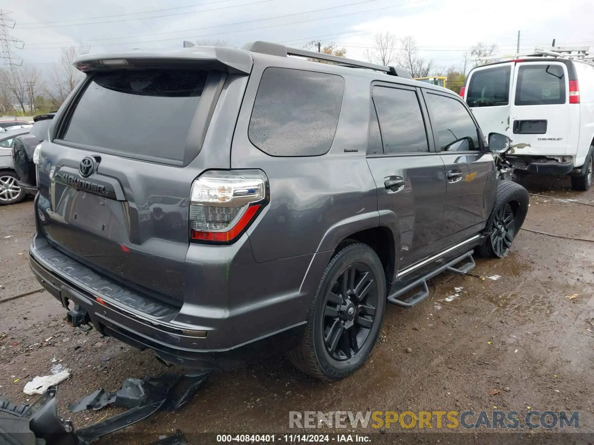4 Photograph of a damaged car JTEBU5JR0L5811999 TOYOTA 4RUNNER 2020