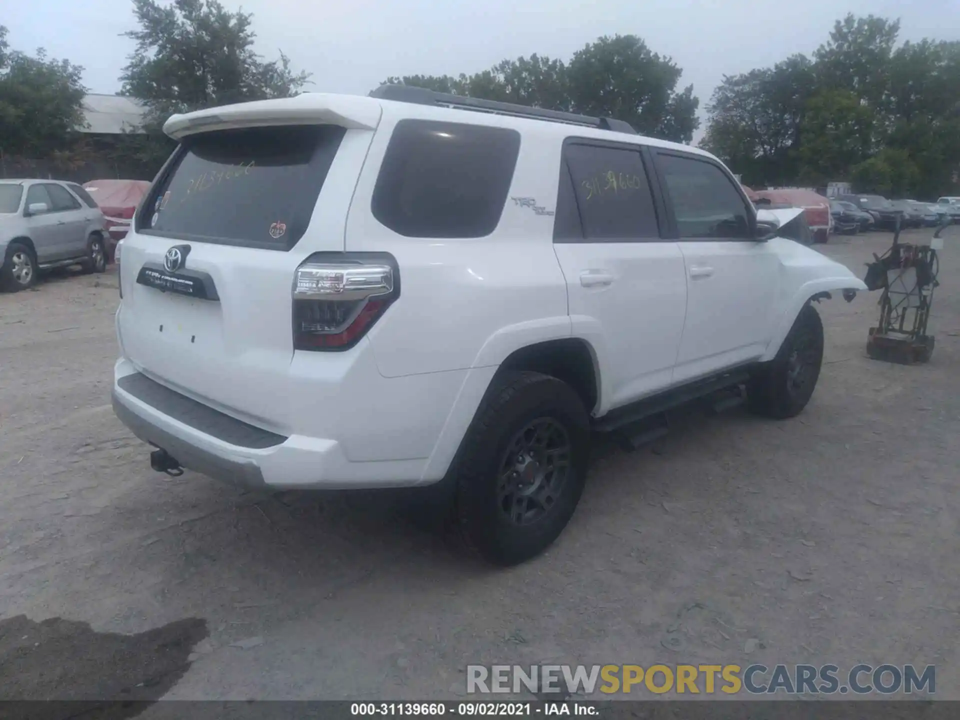 4 Photograph of a damaged car JTEBU5JR0L5830150 TOYOTA 4RUNNER 2020