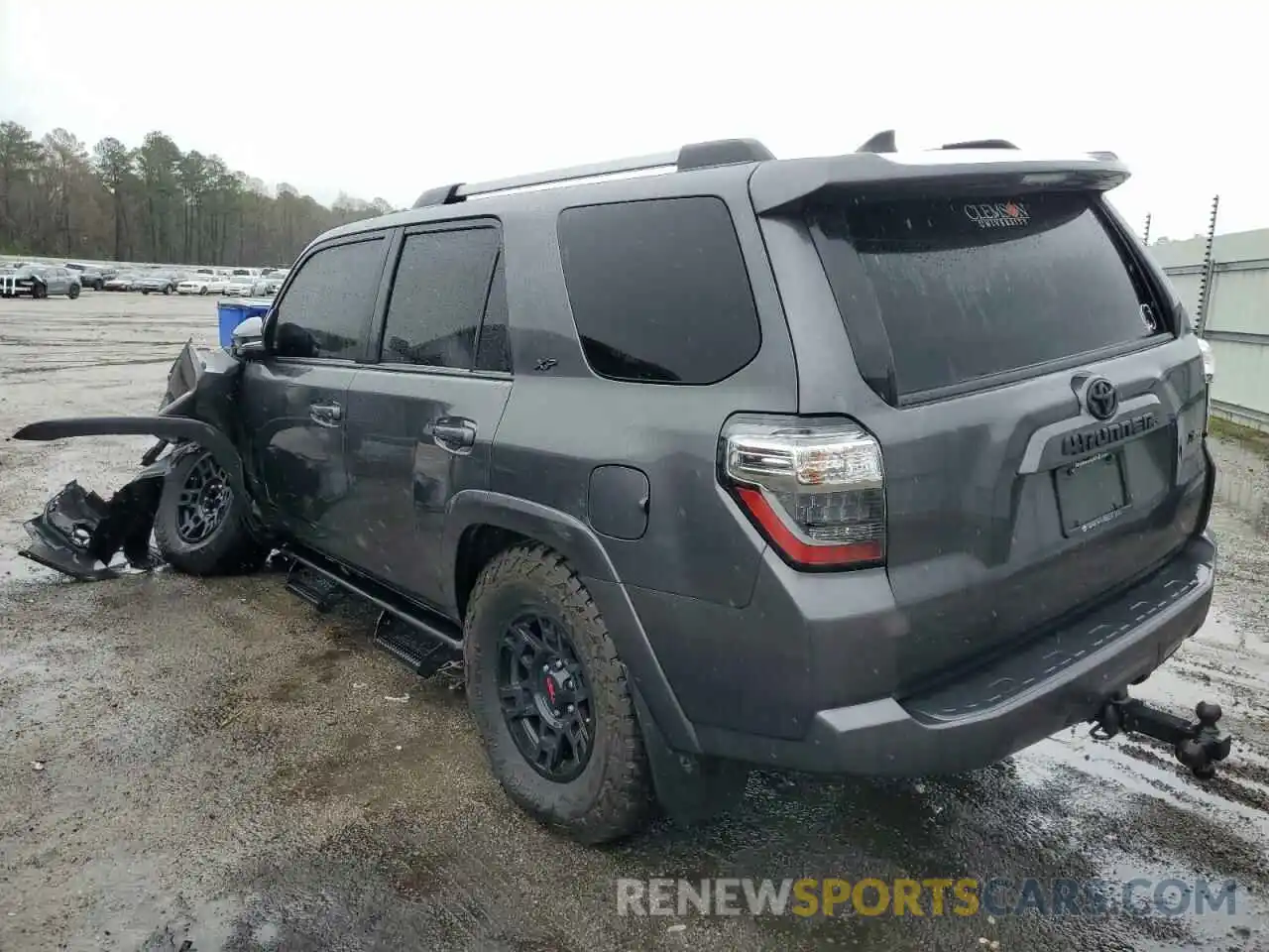 2 Photograph of a damaged car JTEBU5JR0L5831217 TOYOTA 4RUNNER 2020