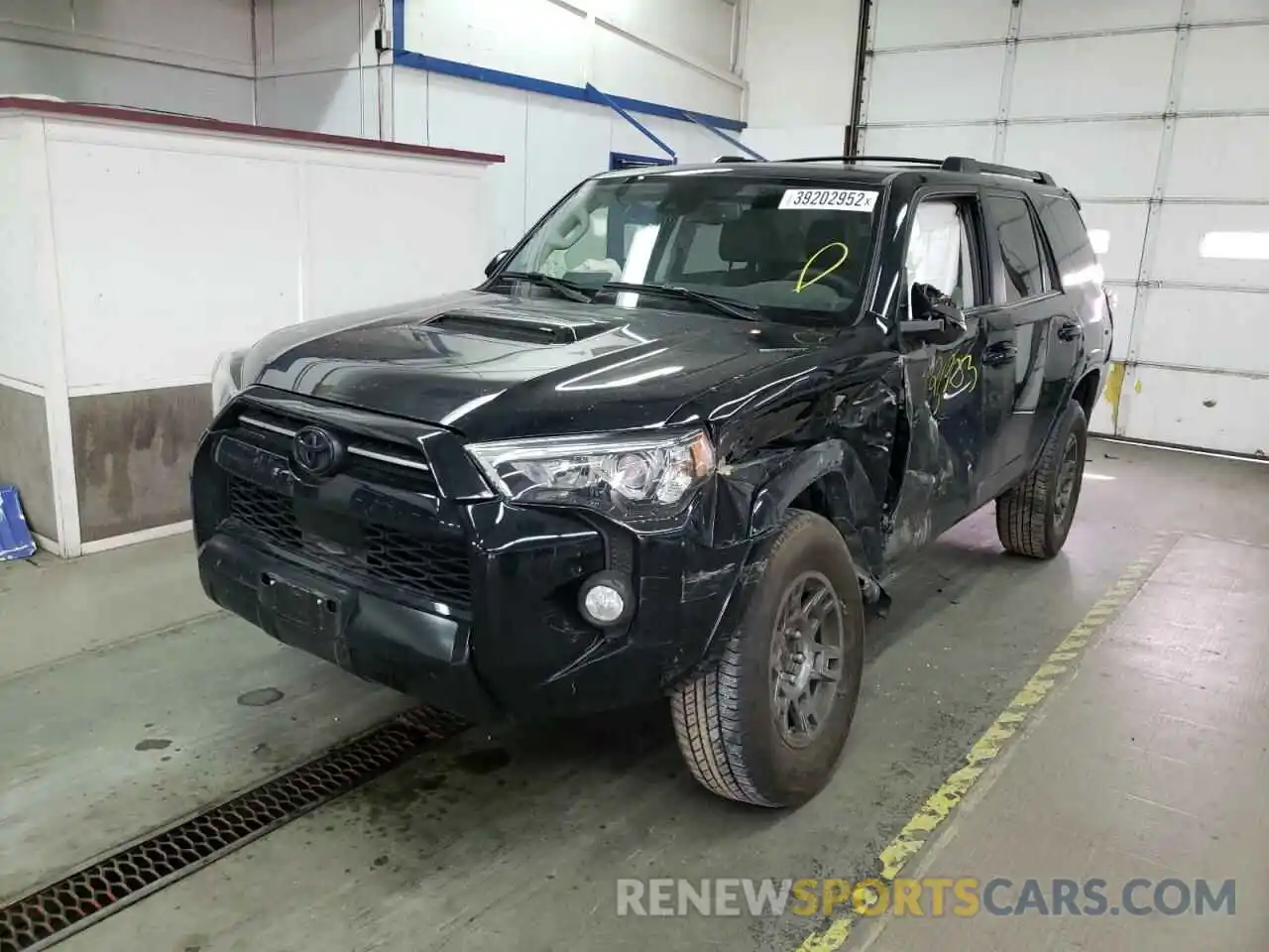 2 Photograph of a damaged car JTEBU5JR0L5835803 TOYOTA 4RUNNER 2020