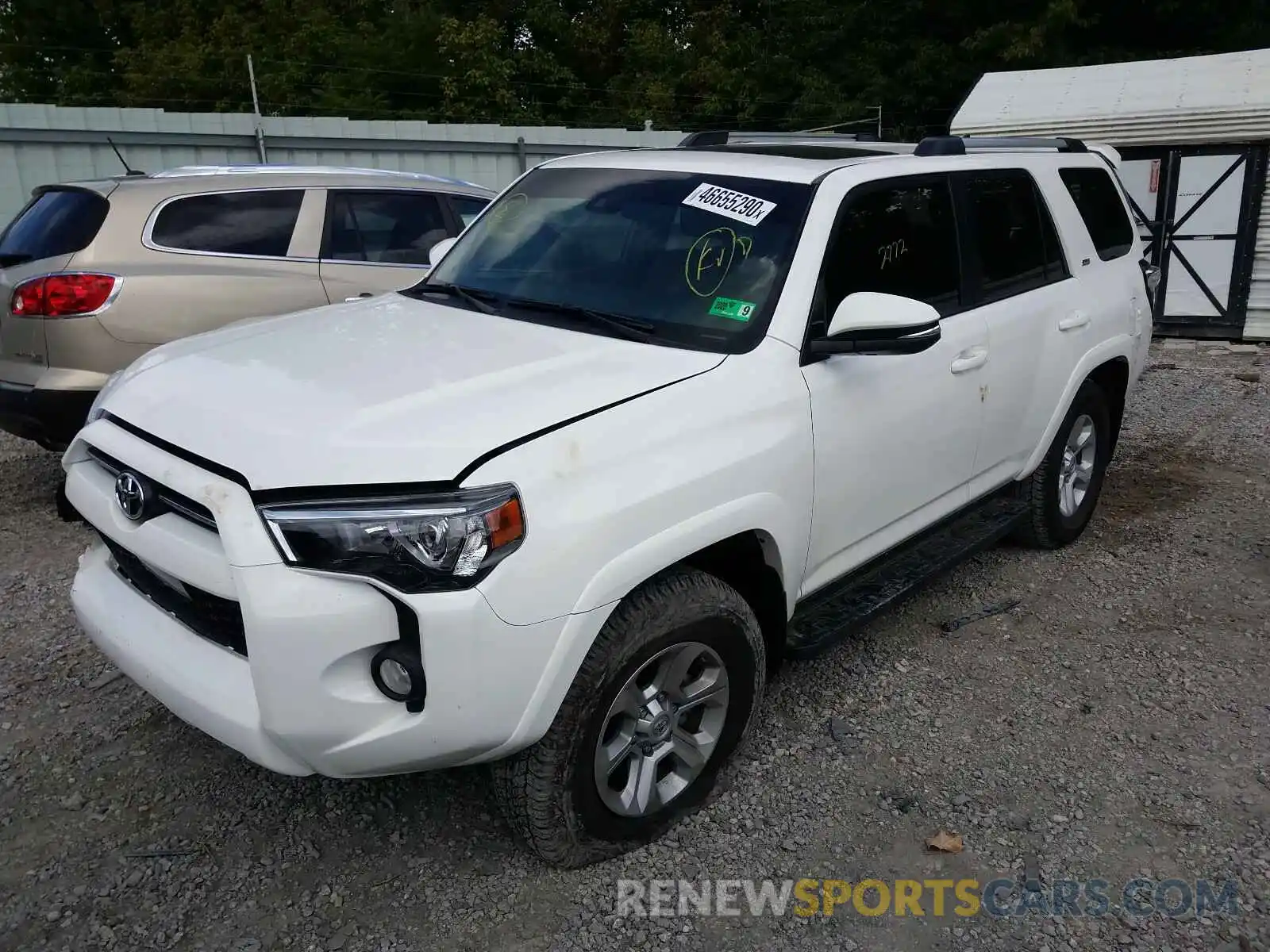 2 Photograph of a damaged car JTEBU5JR1L5738237 TOYOTA 4RUNNER 2020