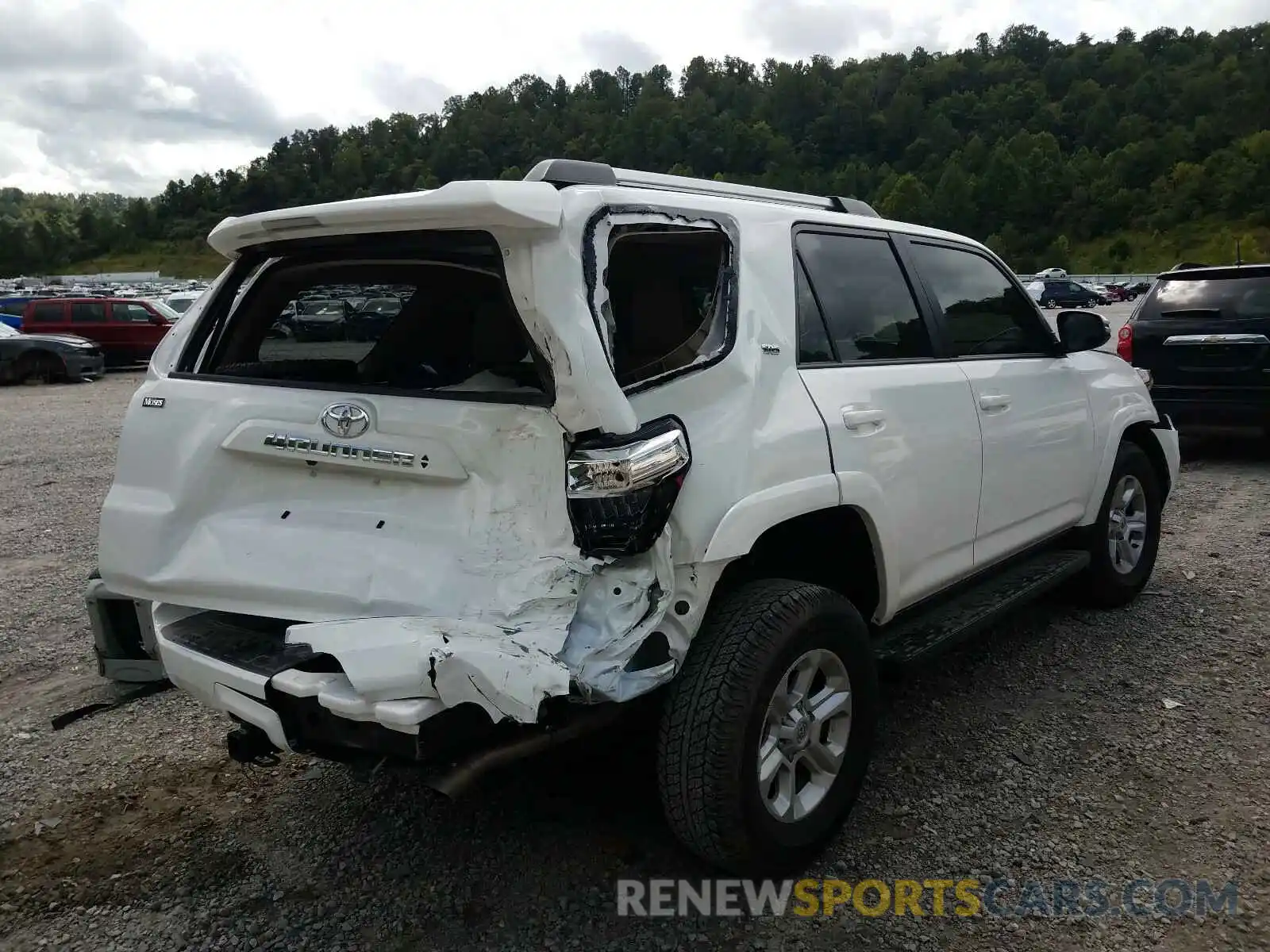 4 Photograph of a damaged car JTEBU5JR1L5738237 TOYOTA 4RUNNER 2020