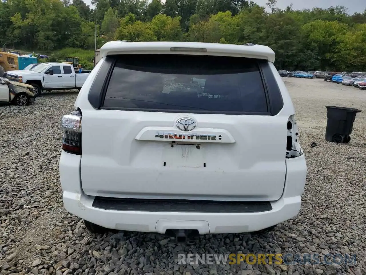 6 Photograph of a damaged car JTEBU5JR1L5739694 TOYOTA 4RUNNER 2020