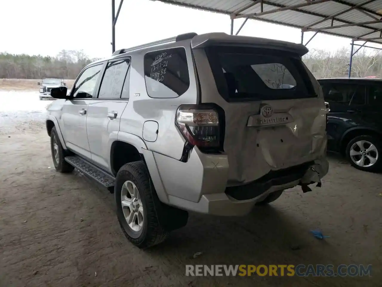 3 Photograph of a damaged car JTEBU5JR1L5743938 TOYOTA 4RUNNER 2020