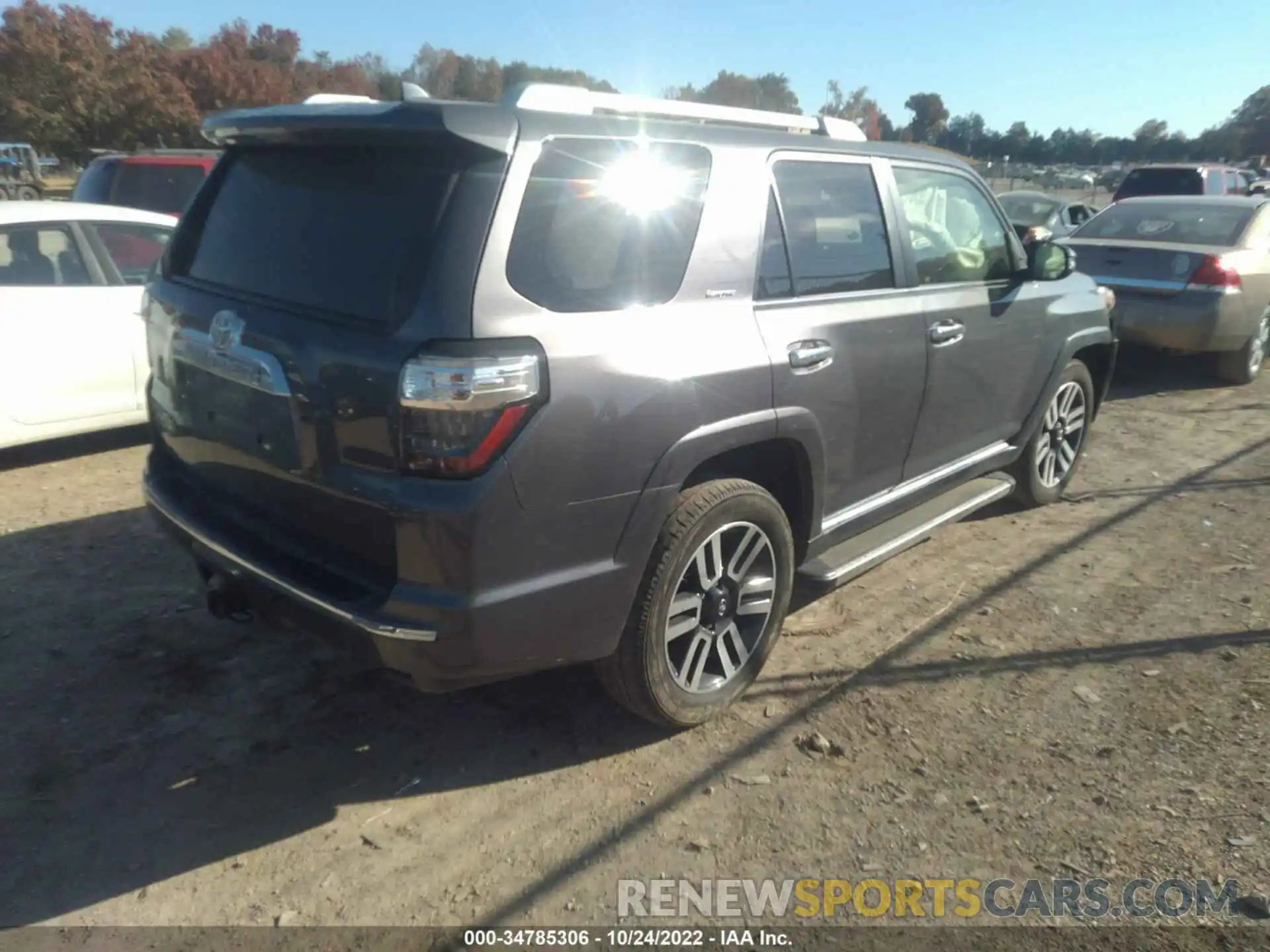 4 Photograph of a damaged car JTEBU5JR1L5751540 TOYOTA 4RUNNER 2020