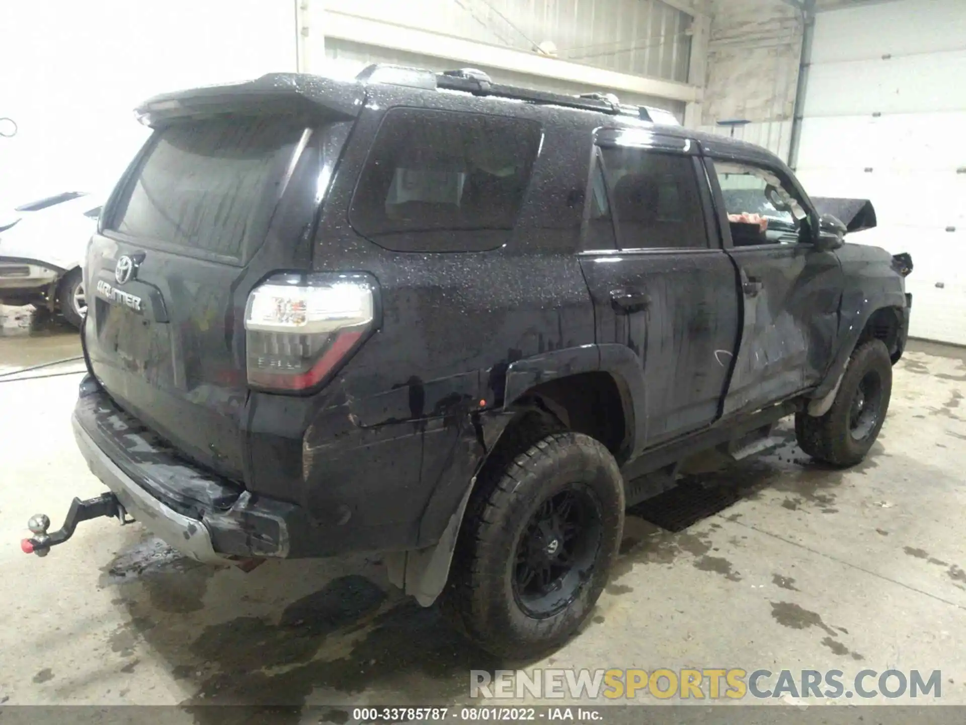 4 Photograph of a damaged car JTEBU5JR1L5758598 TOYOTA 4RUNNER 2020