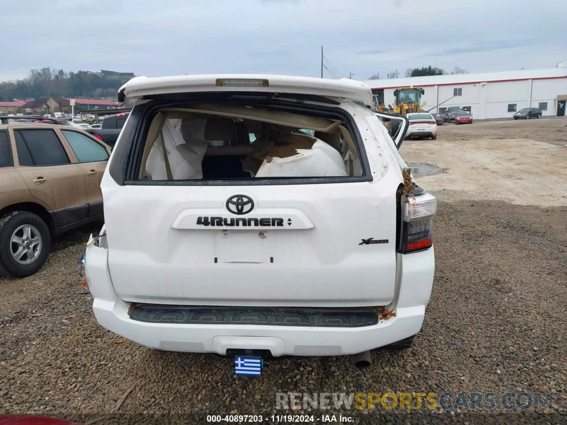 16 Photograph of a damaged car JTEBU5JR1L5761159 TOYOTA 4RUNNER 2020