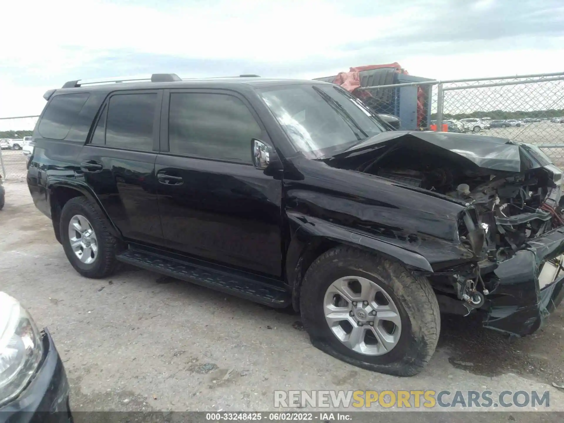 1 Photograph of a damaged car JTEBU5JR1L5772985 TOYOTA 4RUNNER 2020