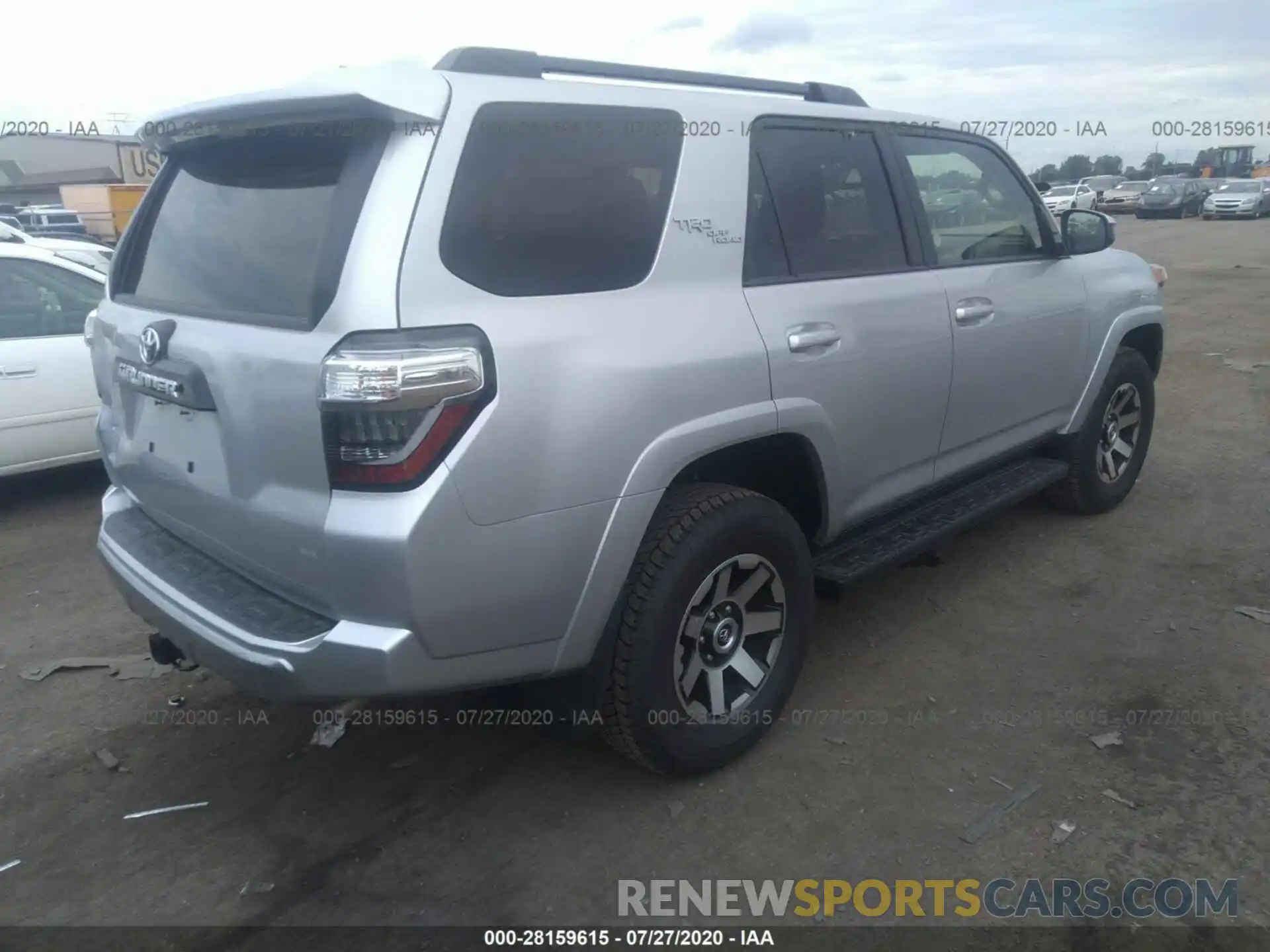 4 Photograph of a damaged car JTEBU5JR1L5788488 TOYOTA 4RUNNER 2020