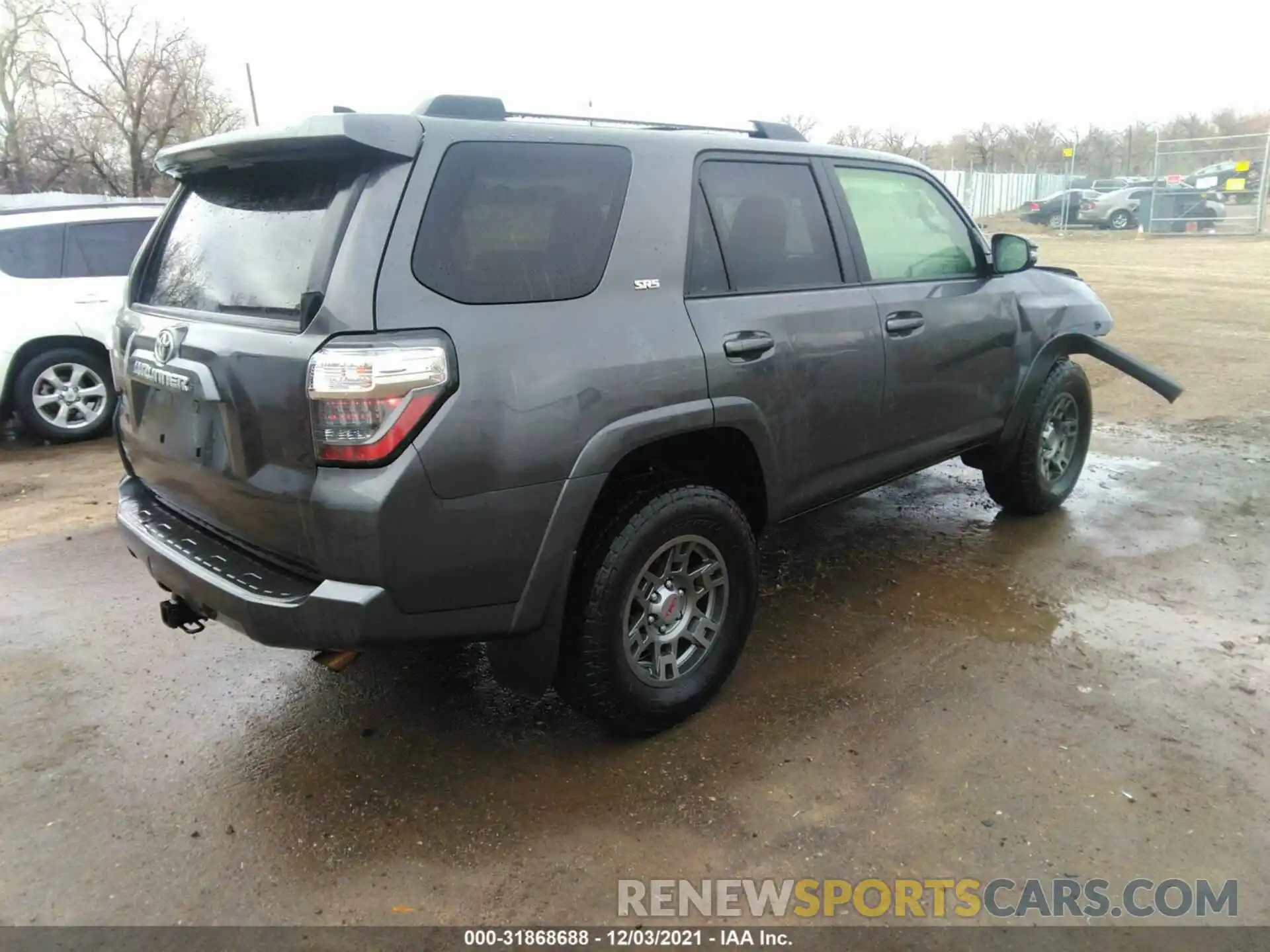 4 Photograph of a damaged car JTEBU5JR1L5791195 TOYOTA 4RUNNER 2020