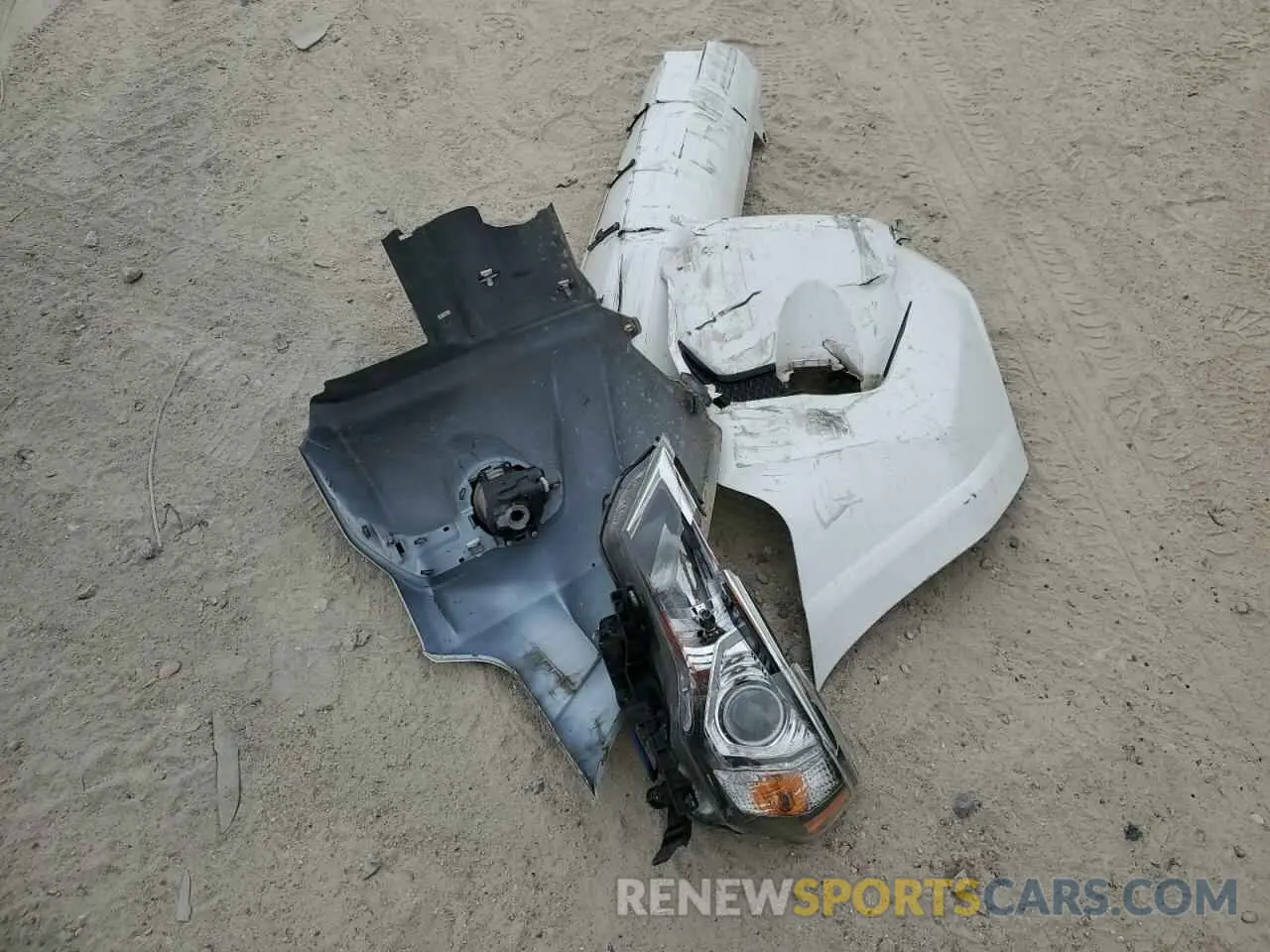 13 Photograph of a damaged car JTEBU5JR1L5801949 TOYOTA 4RUNNER 2020