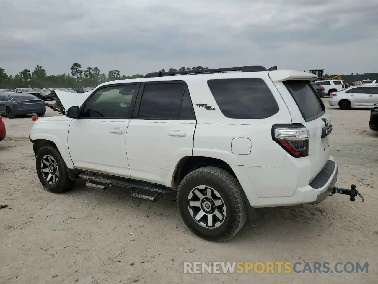 2 Photograph of a damaged car JTEBU5JR1L5801949 TOYOTA 4RUNNER 2020