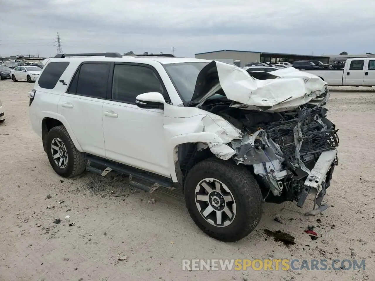 4 Photograph of a damaged car JTEBU5JR1L5801949 TOYOTA 4RUNNER 2020