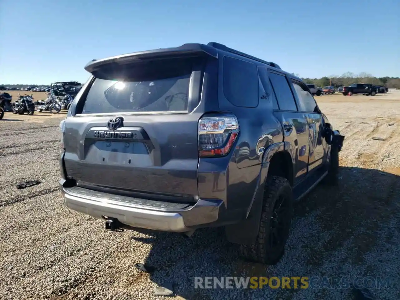 4 Photograph of a damaged car JTEBU5JR1L5804804 TOYOTA 4RUNNER 2020