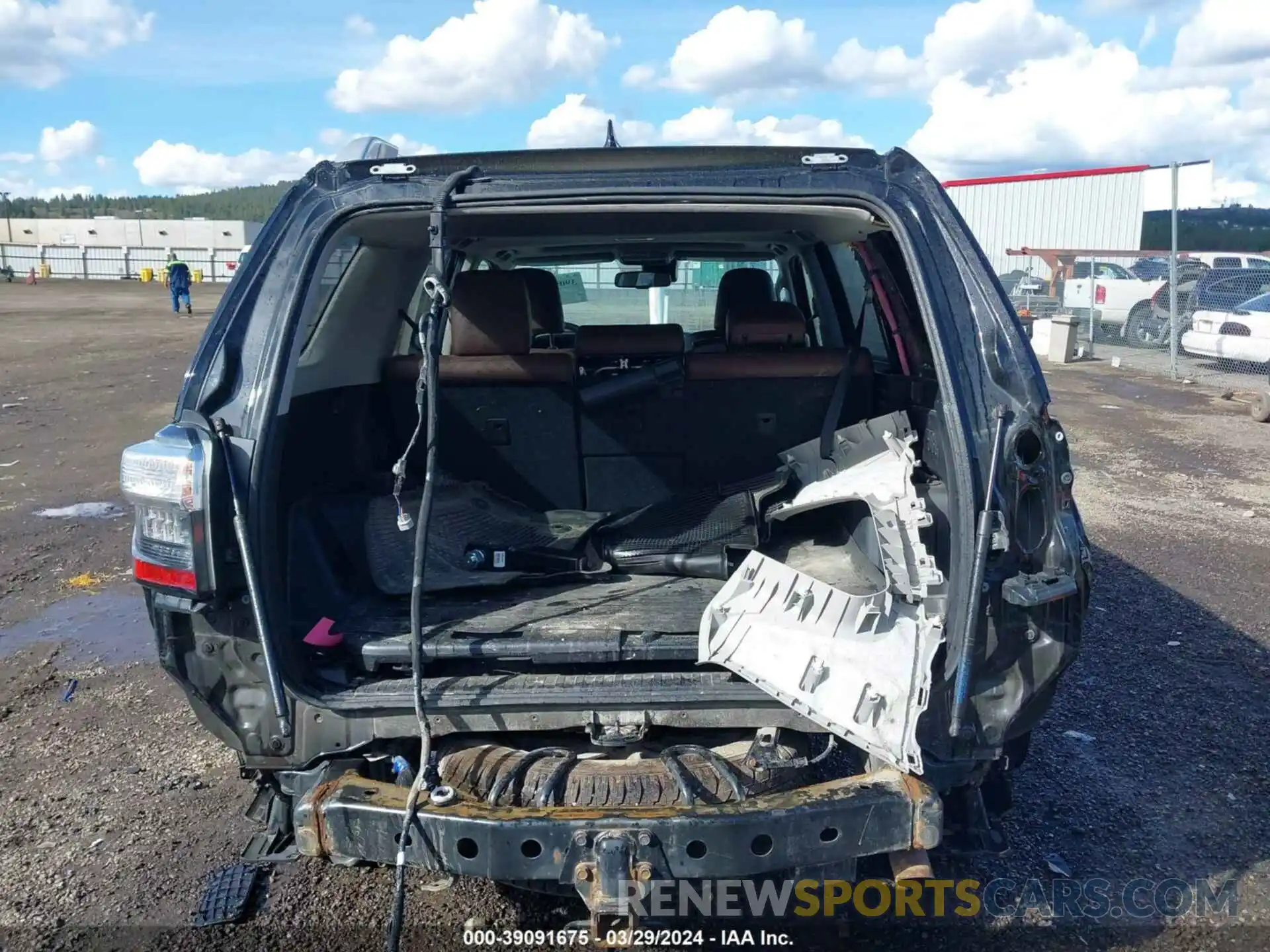 17 Photograph of a damaged car JTEBU5JR1L5807606 TOYOTA 4RUNNER 2020