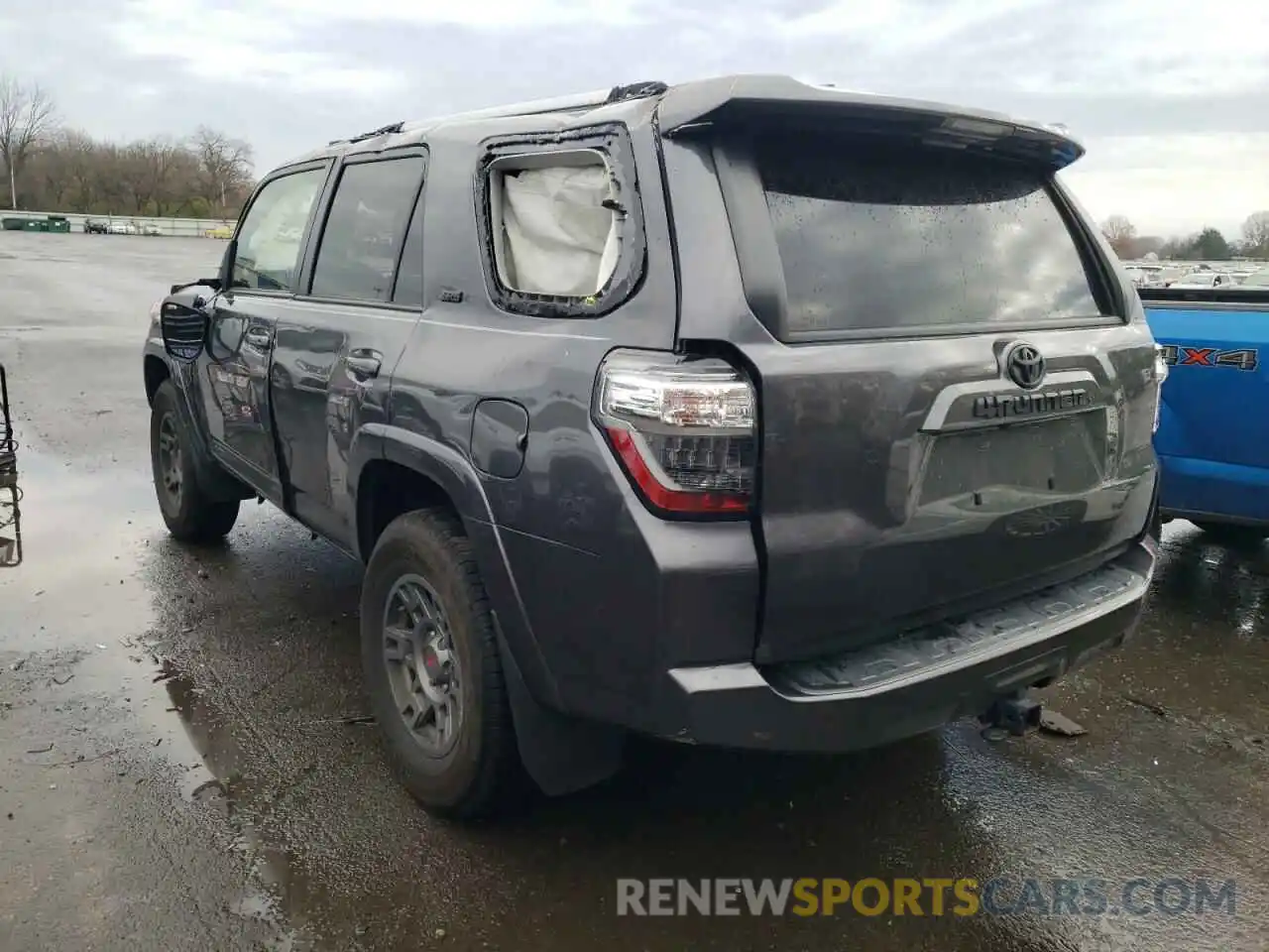 2 Photograph of a damaged car JTEBU5JR1L5809260 TOYOTA 4RUNNER 2020