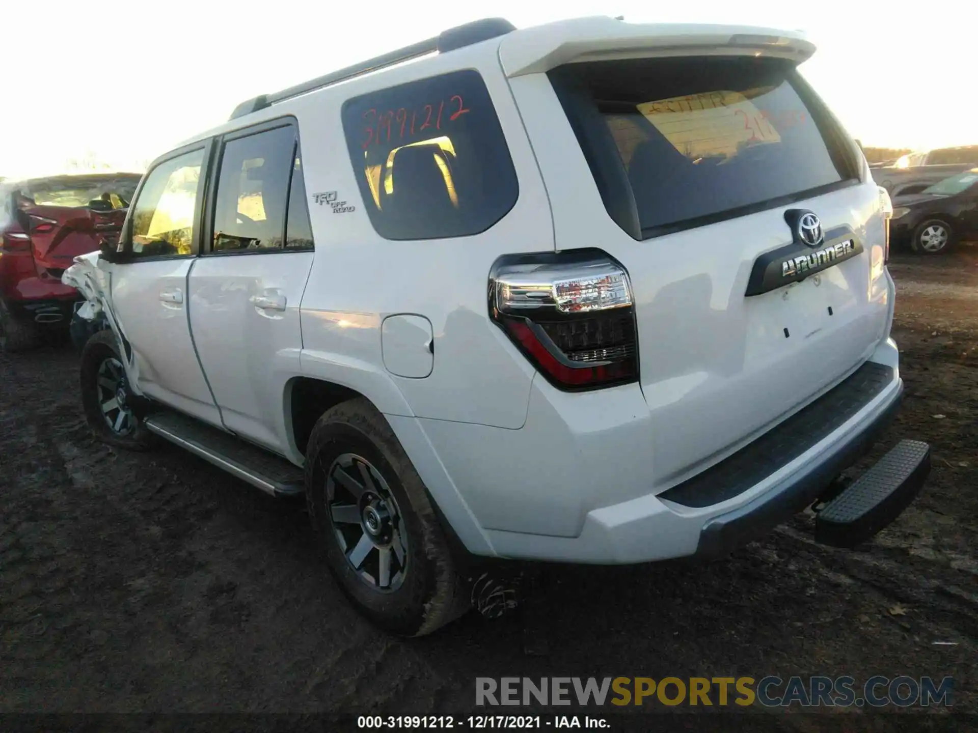 3 Photograph of a damaged car JTEBU5JR1L5811087 TOYOTA 4RUNNER 2020