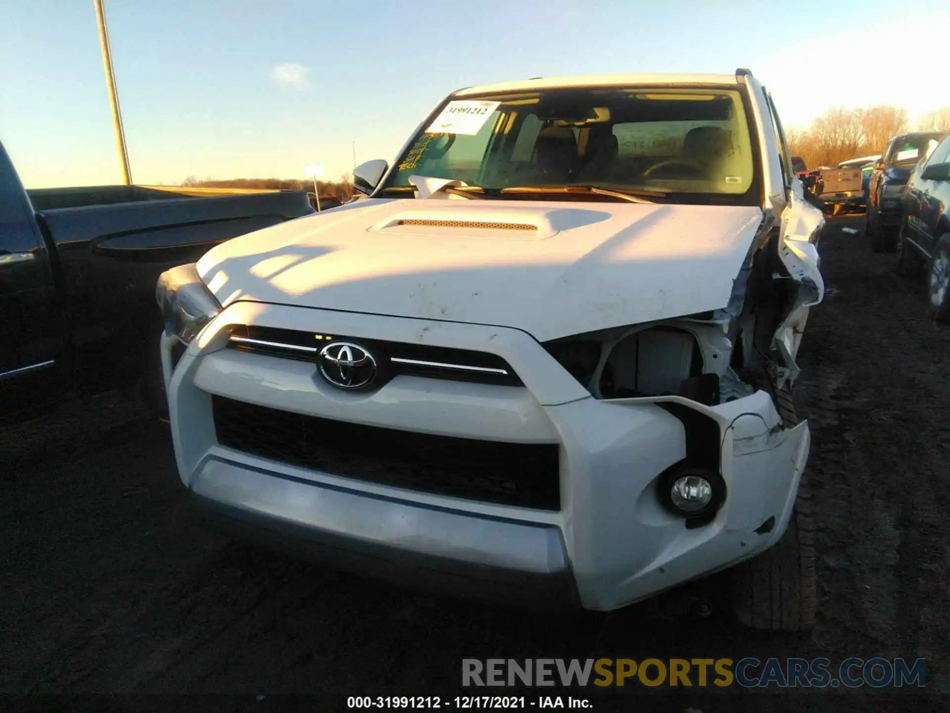 6 Photograph of a damaged car JTEBU5JR1L5811087 TOYOTA 4RUNNER 2020