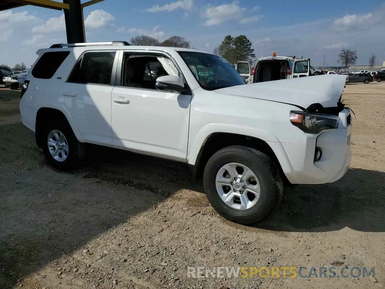 4 Photograph of a damaged car JTEBU5JR1L5815513 TOYOTA 4RUNNER 2020