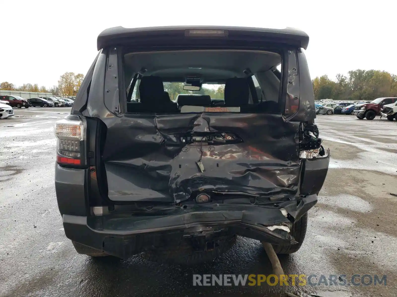 9 Photograph of a damaged car JTEBU5JR1L5815706 TOYOTA 4RUNNER 2020