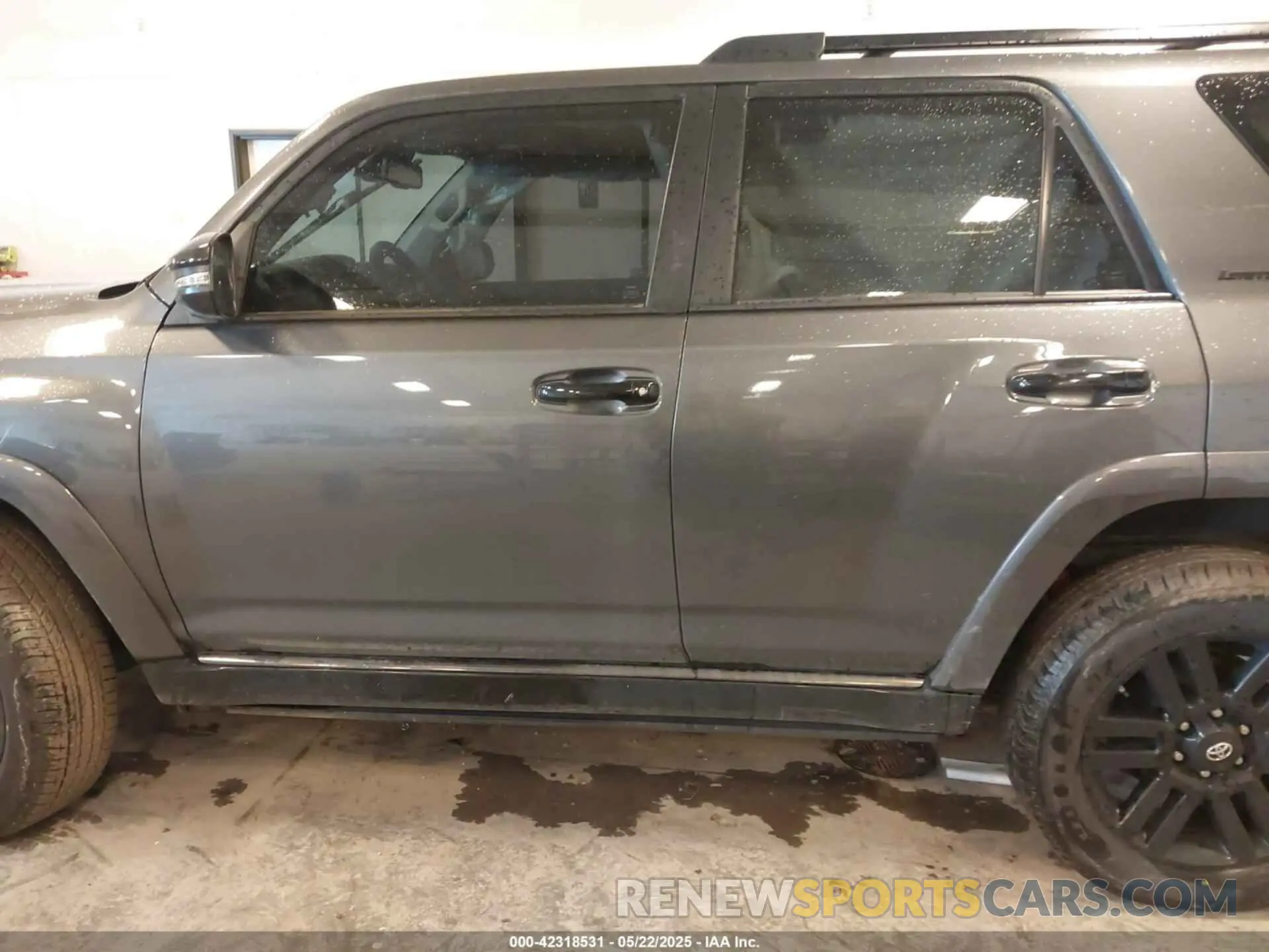 13 Photograph of a damaged car JTEBU5JR1L5815852 TOYOTA 4RUNNER 2020