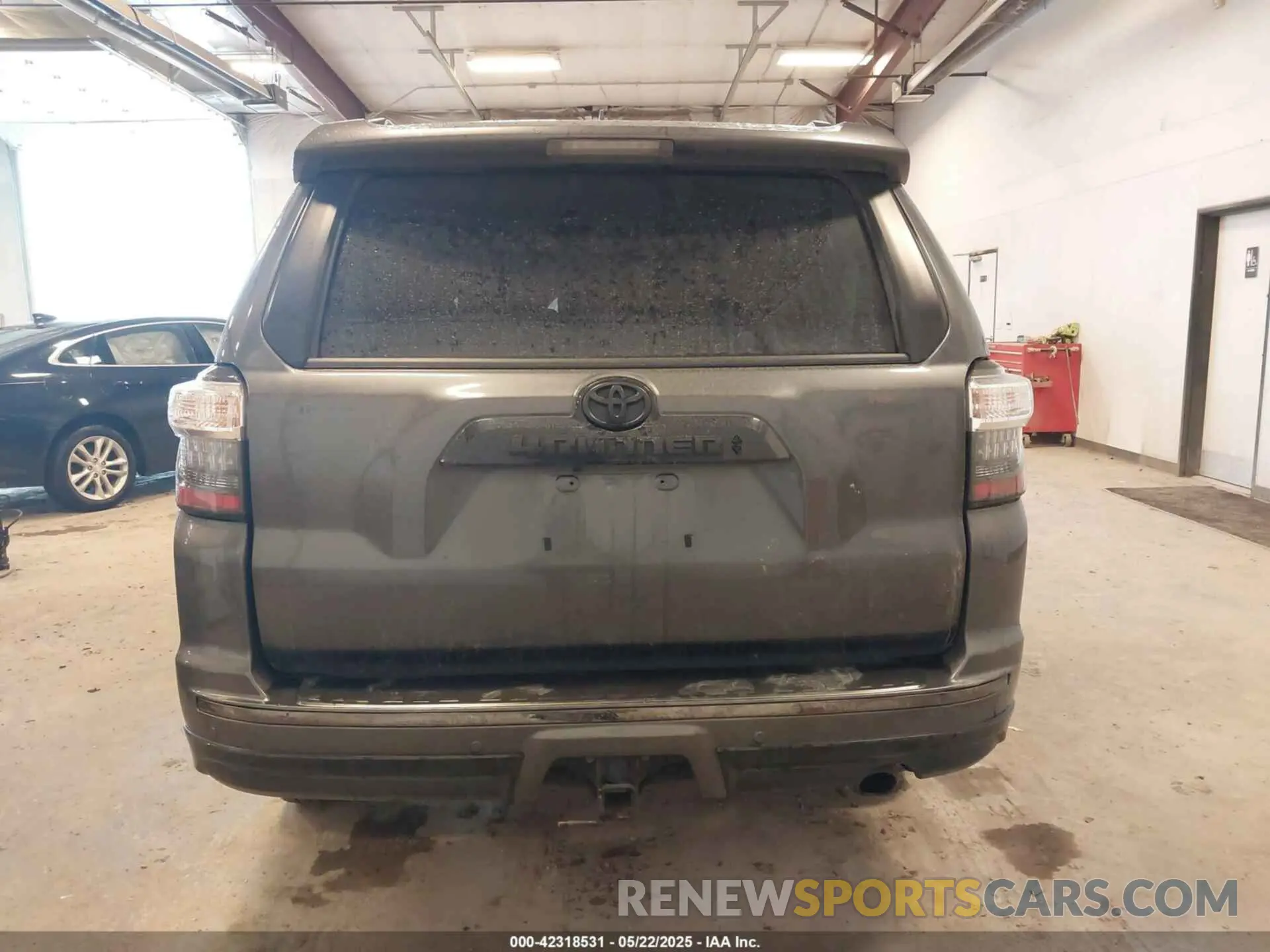 15 Photograph of a damaged car JTEBU5JR1L5815852 TOYOTA 4RUNNER 2020