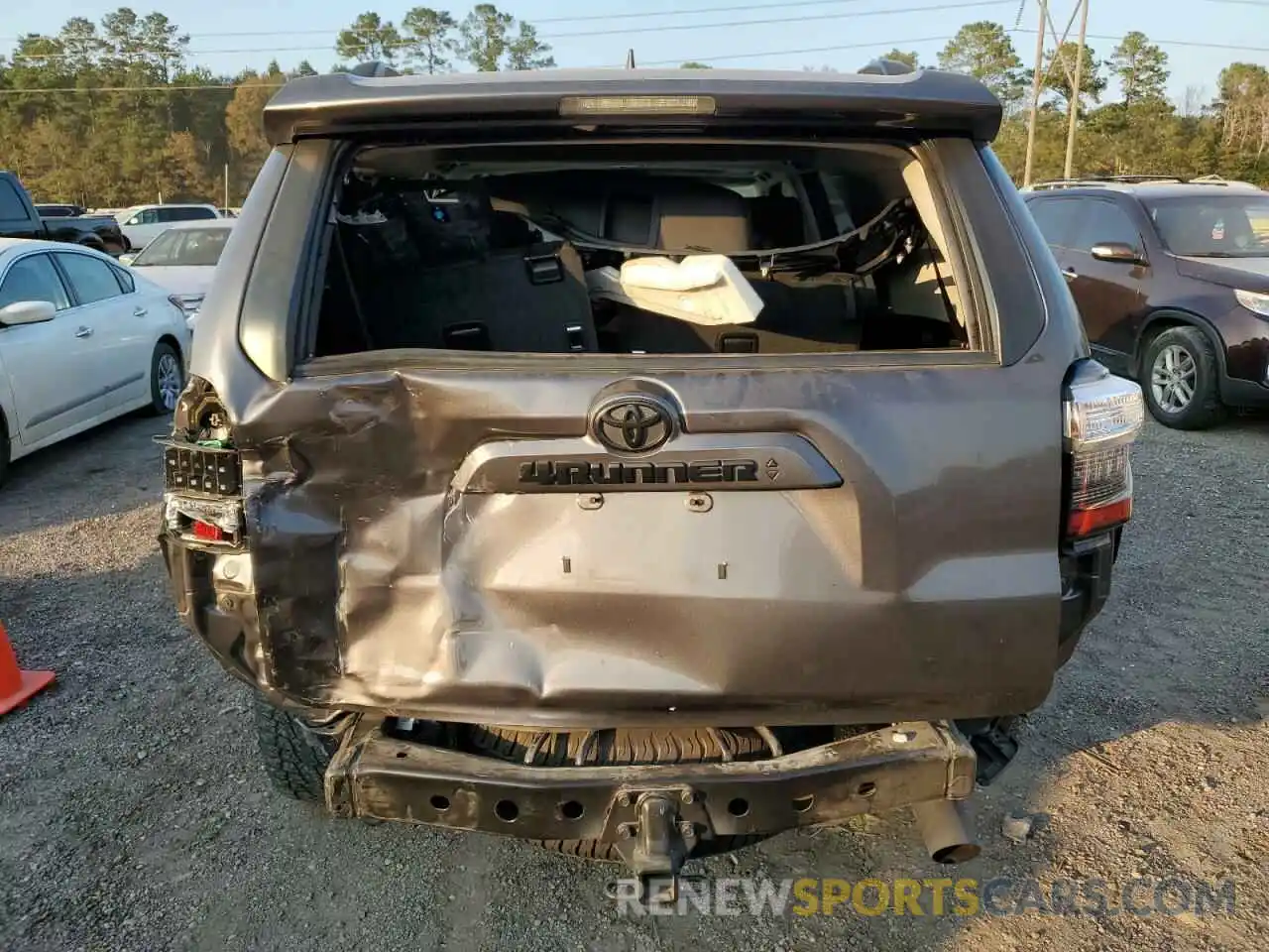 6 Photograph of a damaged car JTEBU5JR1L5818184 TOYOTA 4RUNNER 2020