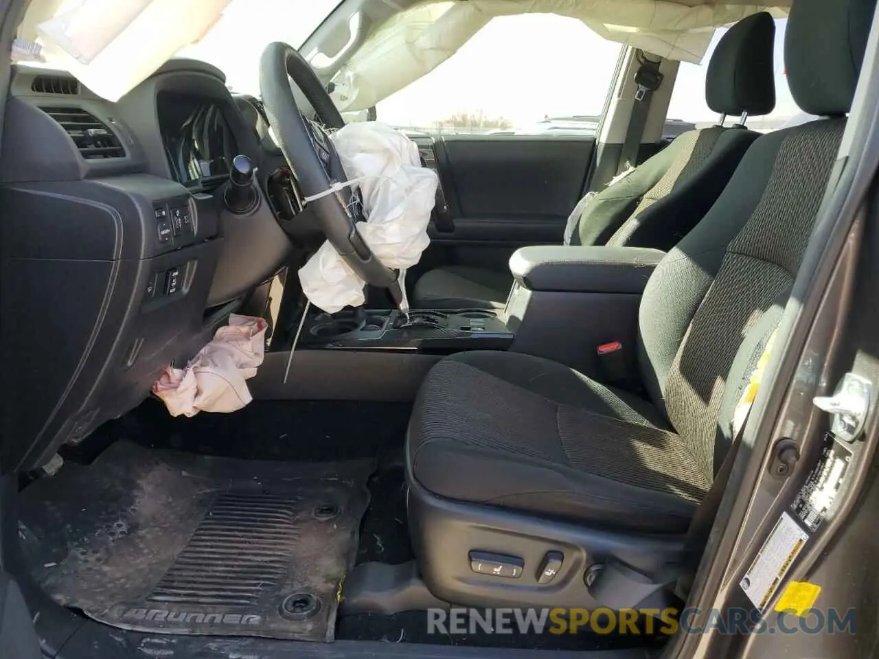 7 Photograph of a damaged car JTEBU5JR1L5833333 TOYOTA 4RUNNER 2020