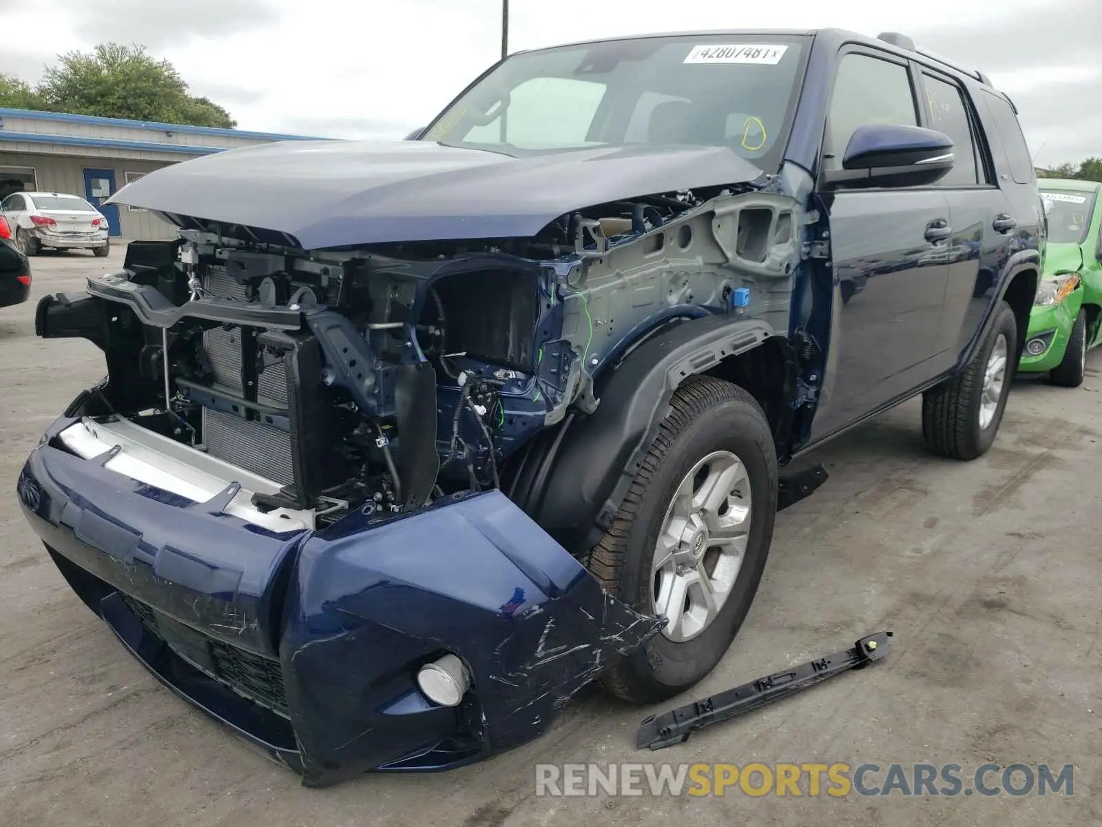 2 Photograph of a damaged car JTEBU5JR1L5835969 TOYOTA 4RUNNER 2020