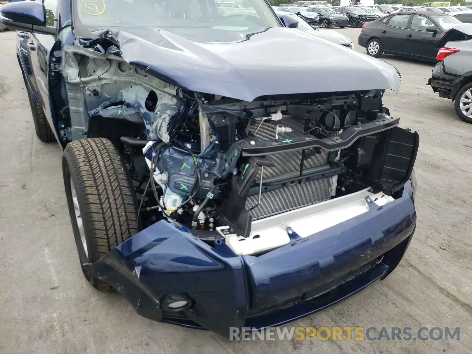 9 Photograph of a damaged car JTEBU5JR1L5835969 TOYOTA 4RUNNER 2020