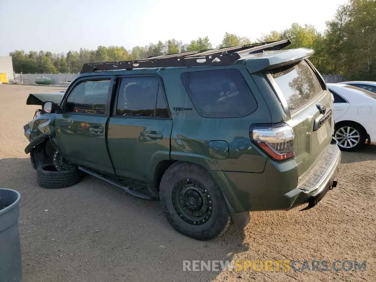 2 Photograph of a damaged car JTEBU5JR2L5737713 TOYOTA 4RUNNER 2020