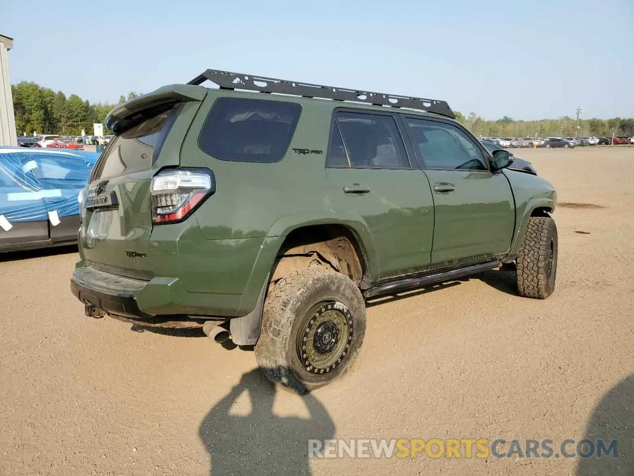 3 Photograph of a damaged car JTEBU5JR2L5737713 TOYOTA 4RUNNER 2020