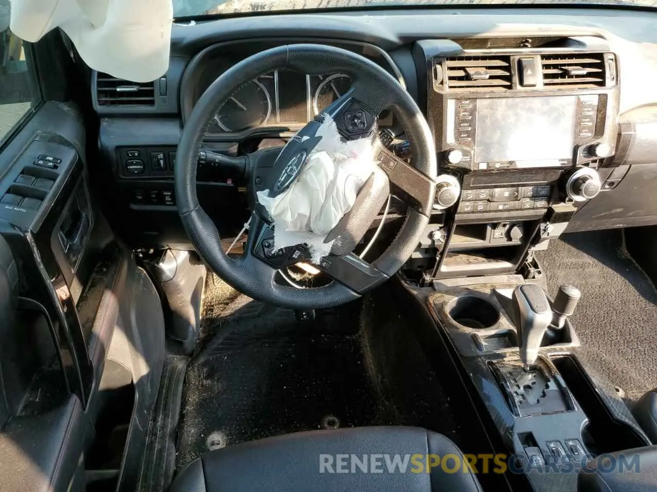 8 Photograph of a damaged car JTEBU5JR2L5737713 TOYOTA 4RUNNER 2020