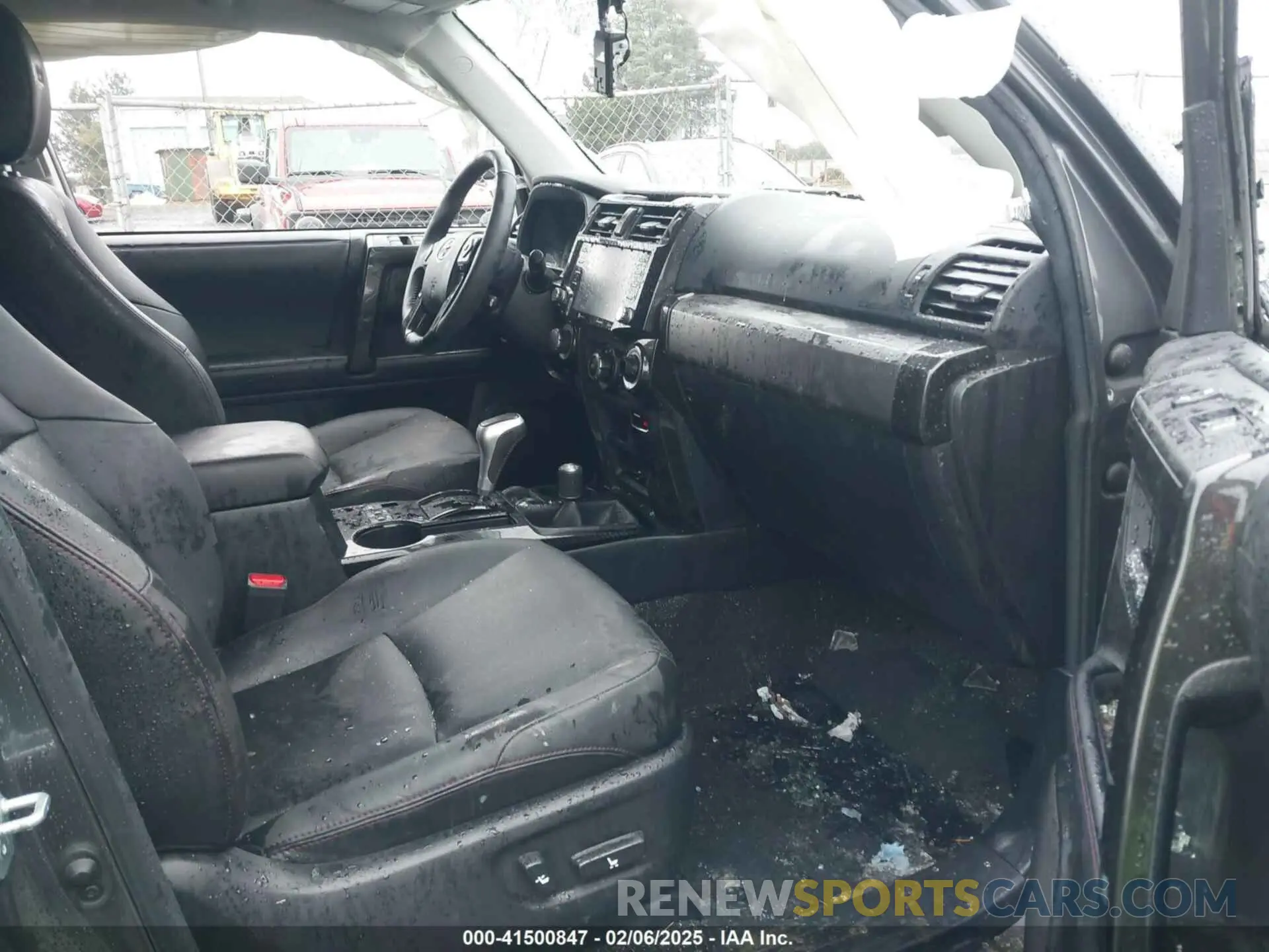 5 Photograph of a damaged car JTEBU5JR2L5738246 TOYOTA 4RUNNER 2020