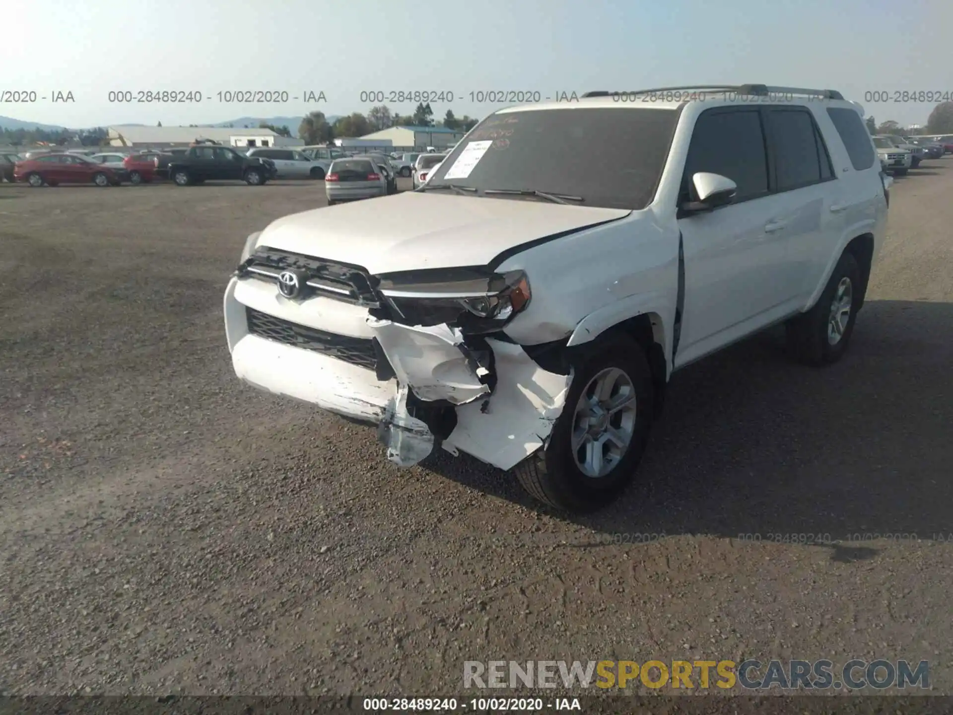 2 Photograph of a damaged car JTEBU5JR2L5740966 TOYOTA 4RUNNER 2020