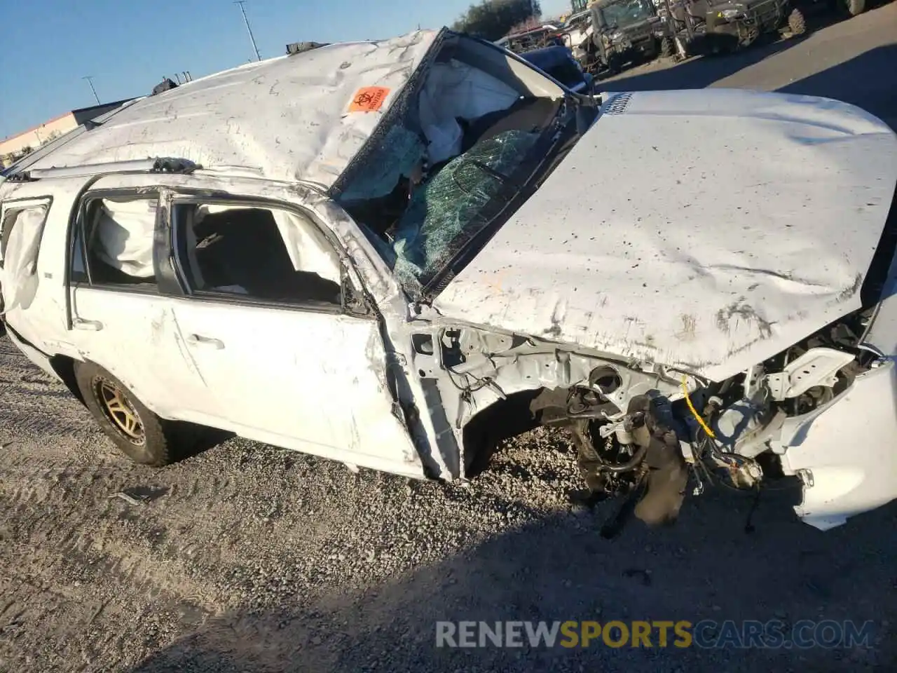 9 Photograph of a damaged car JTEBU5JR2L5742362 TOYOTA 4RUNNER 2020