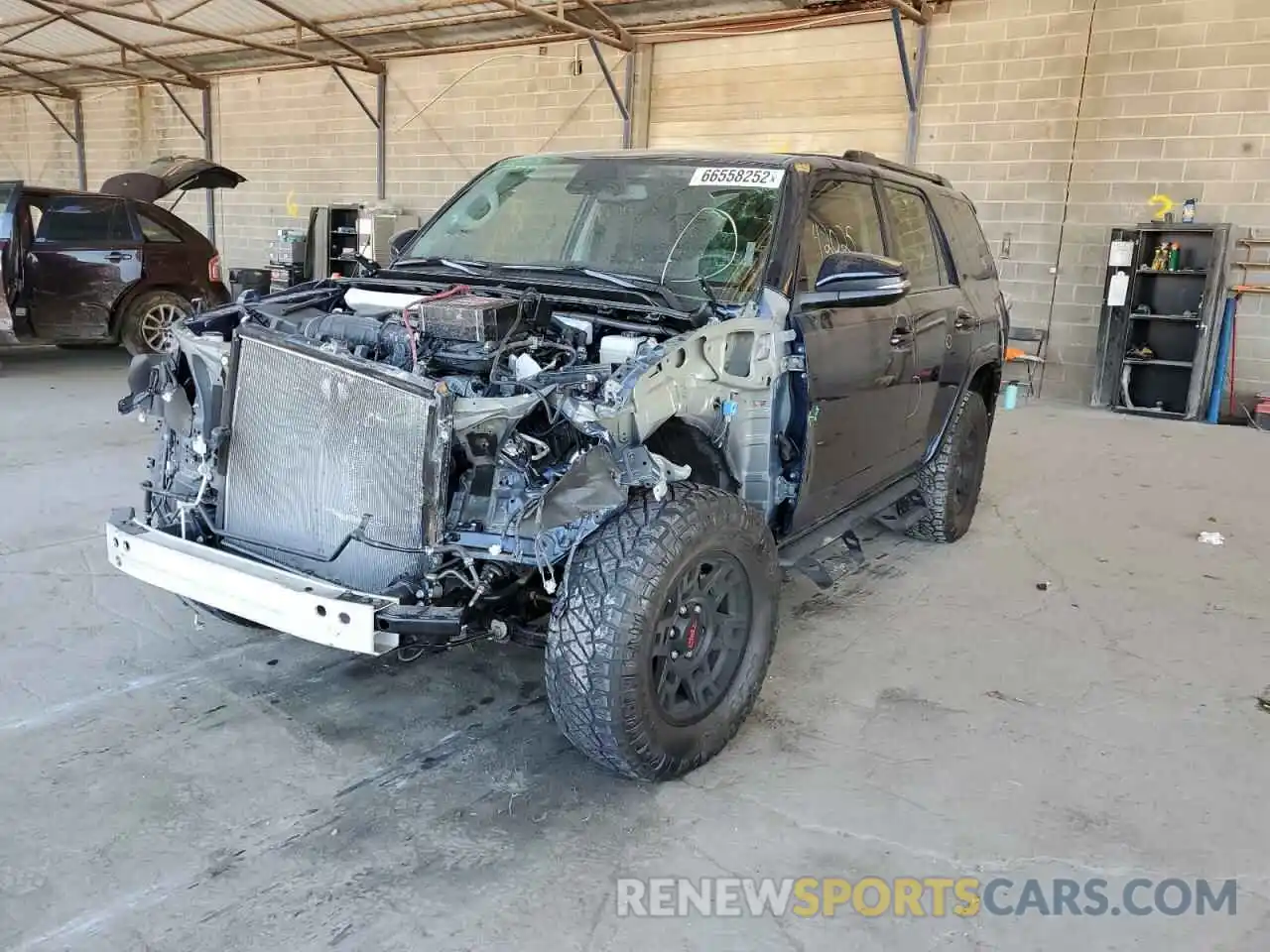 2 Photograph of a damaged car JTEBU5JR2L5750591 TOYOTA 4RUNNER 2020