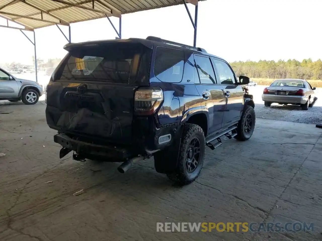 4 Photograph of a damaged car JTEBU5JR2L5750591 TOYOTA 4RUNNER 2020