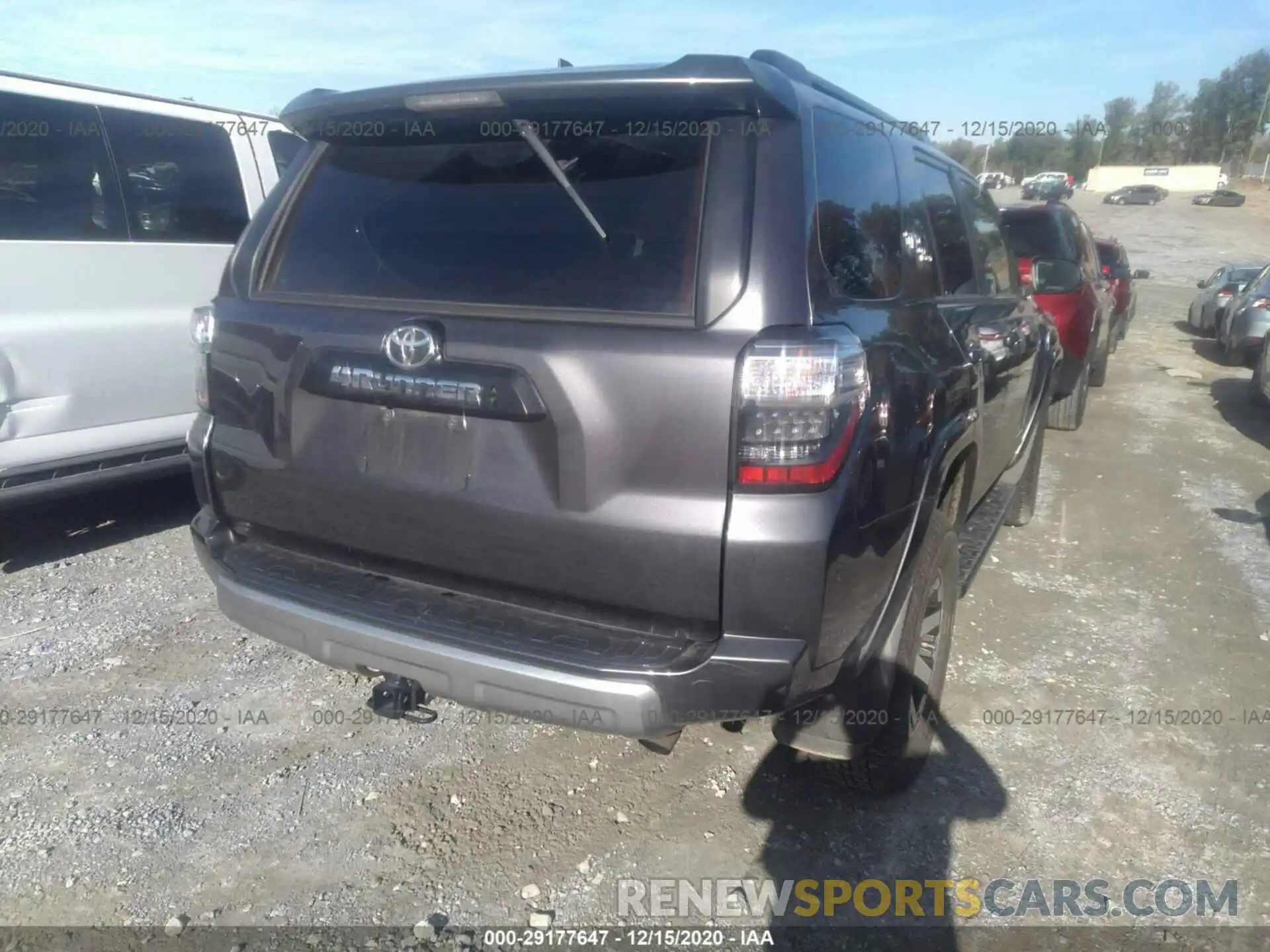 4 Photograph of a damaged car JTEBU5JR2L5752096 TOYOTA 4RUNNER 2020