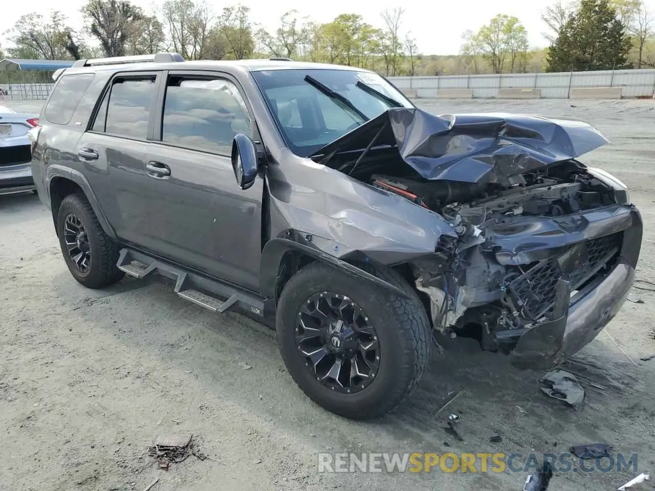 4 Photograph of a damaged car JTEBU5JR2L5754639 TOYOTA 4RUNNER 2020