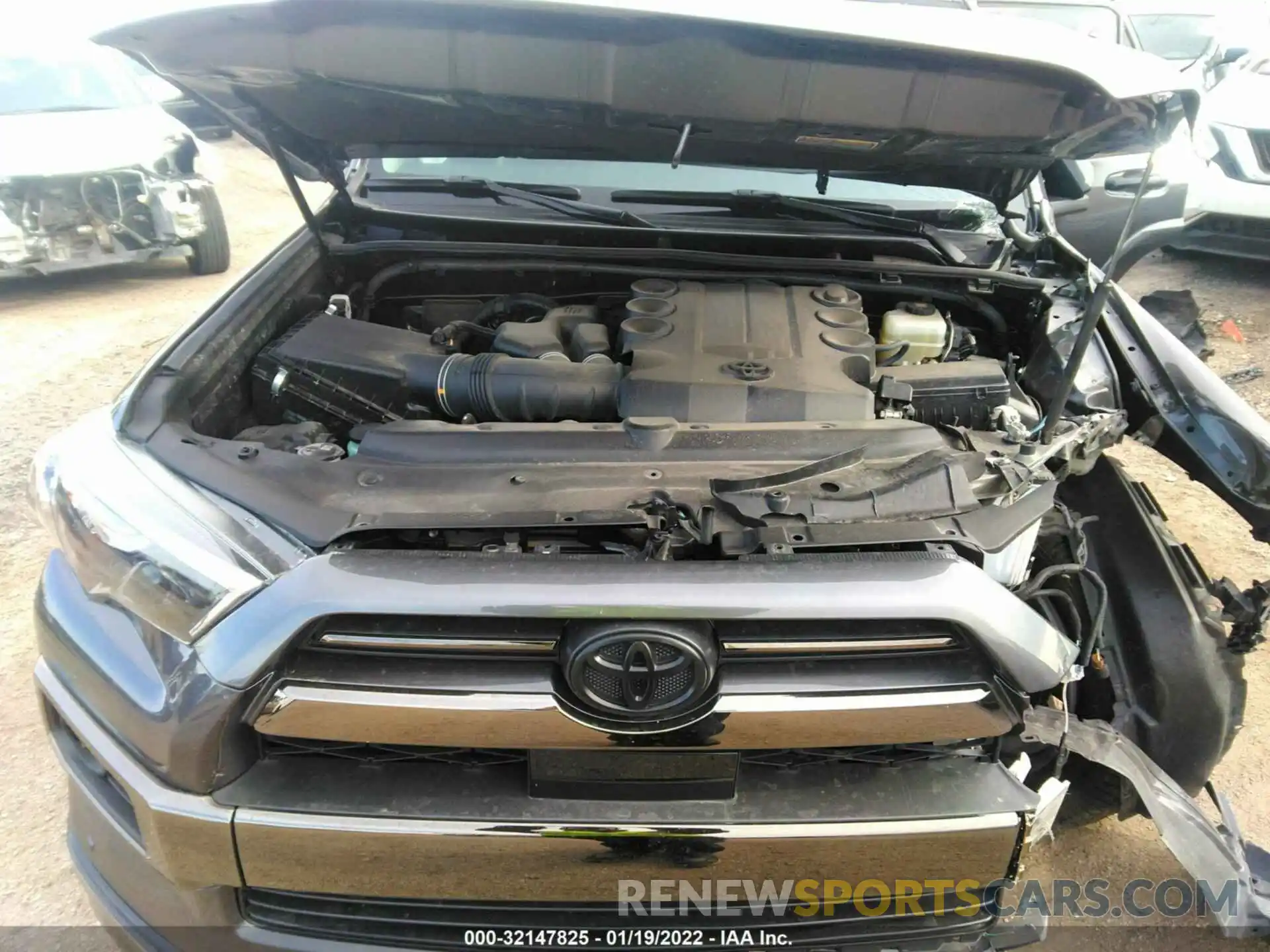 10 Photograph of a damaged car JTEBU5JR2L5764412 TOYOTA 4RUNNER 2020