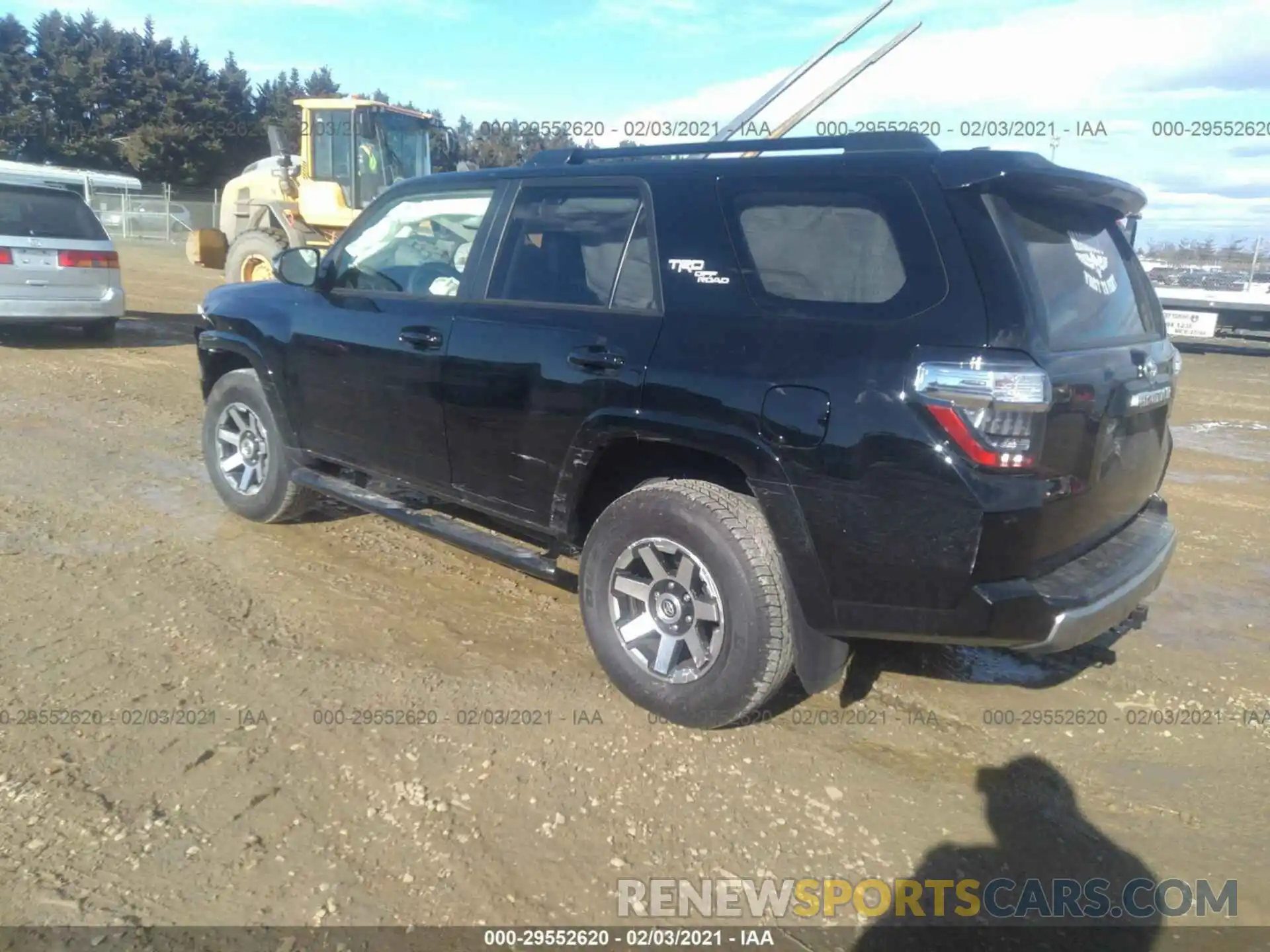 3 Photograph of a damaged car JTEBU5JR2L5773398 TOYOTA 4RUNNER 2020