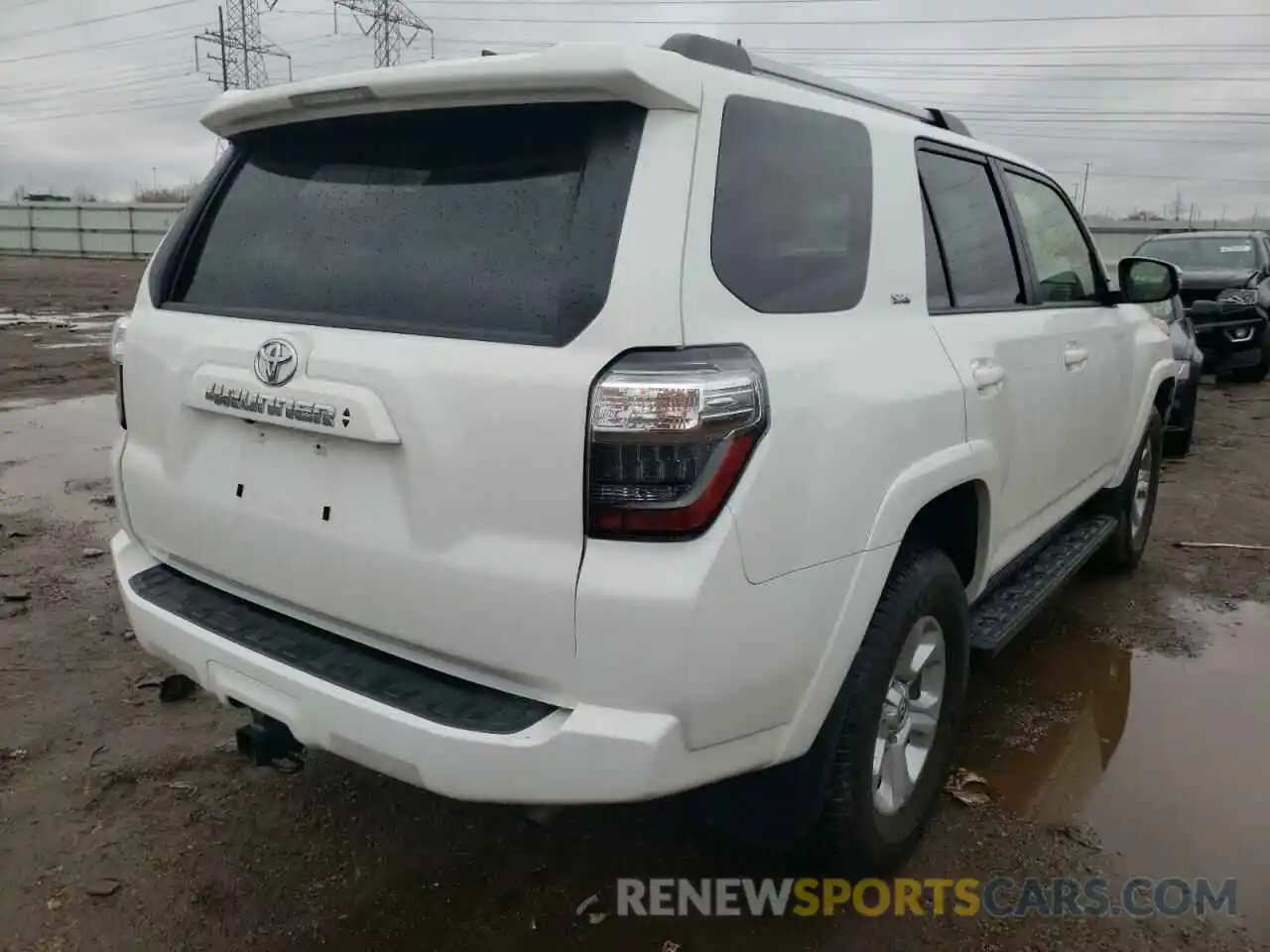 4 Photograph of a damaged car JTEBU5JR2L5774308 TOYOTA 4RUNNER 2020