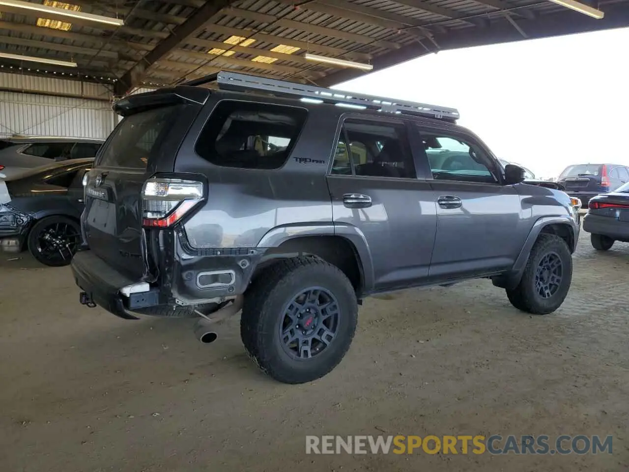 3 Photograph of a damaged car JTEBU5JR2L5782666 TOYOTA 4RUNNER 2020