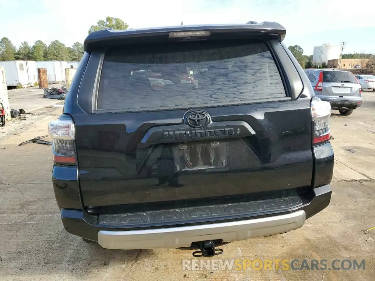 6 Photograph of a damaged car JTEBU5JR2L5784482 TOYOTA 4RUNNER 2020